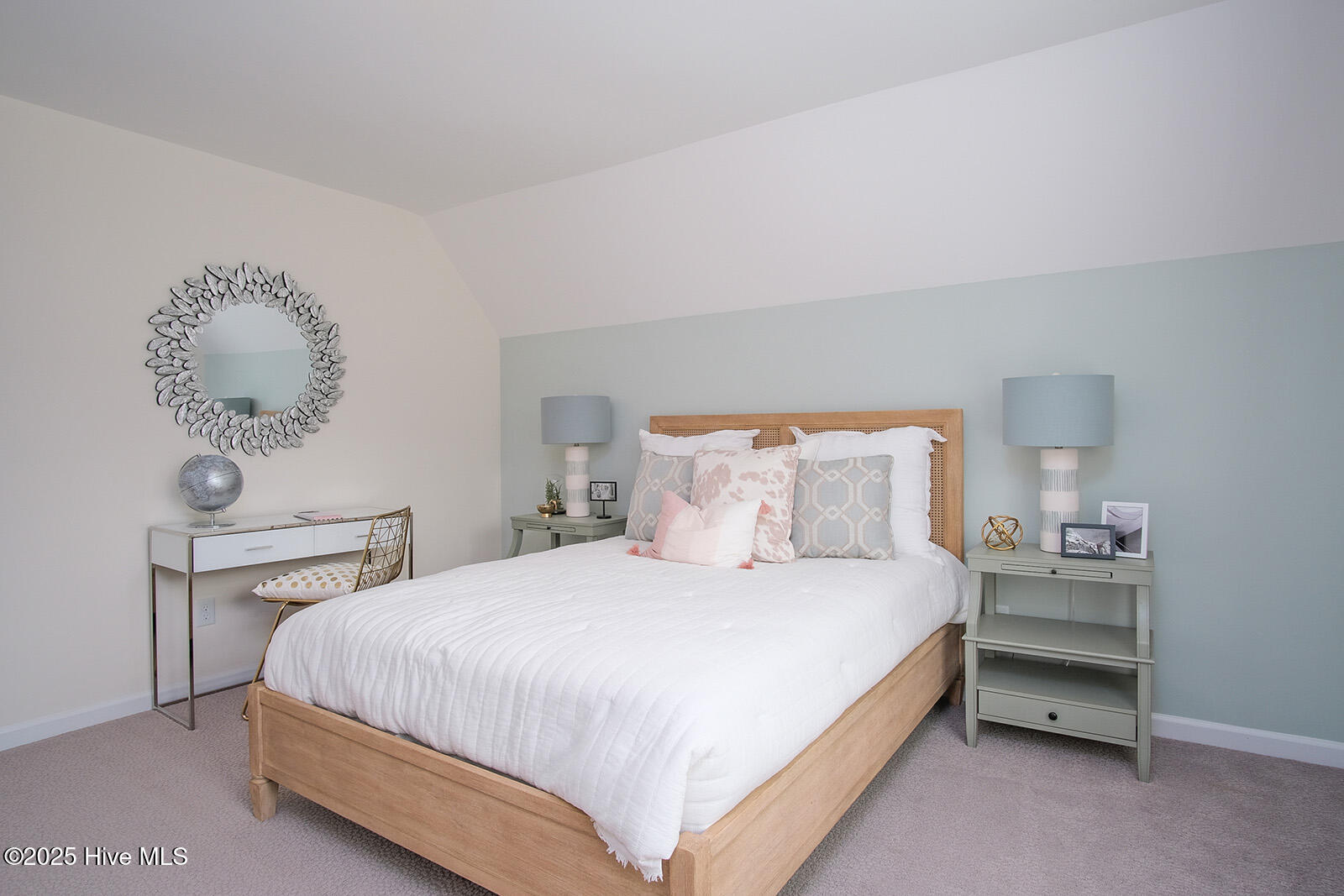 100558065 | Photo 25