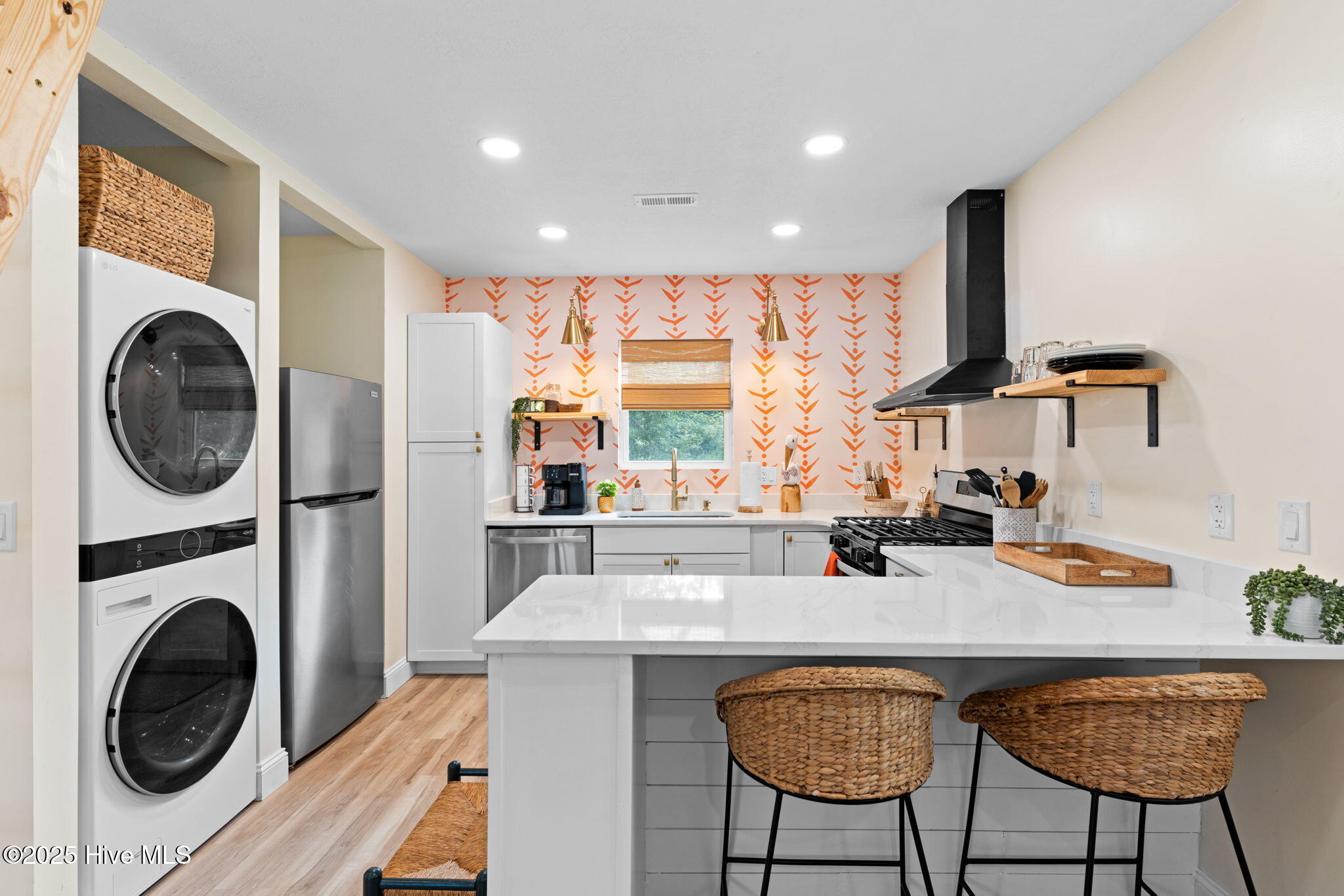 100537290 | Photo 11