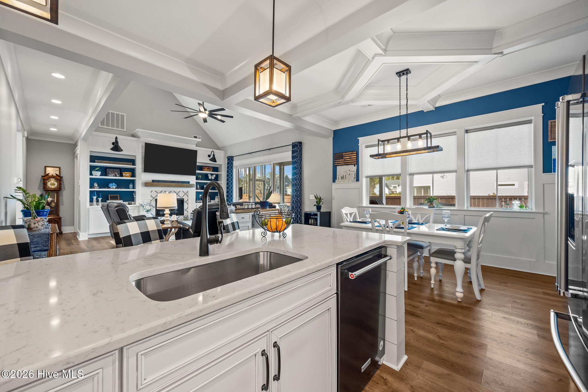 100555870 | Photo 13