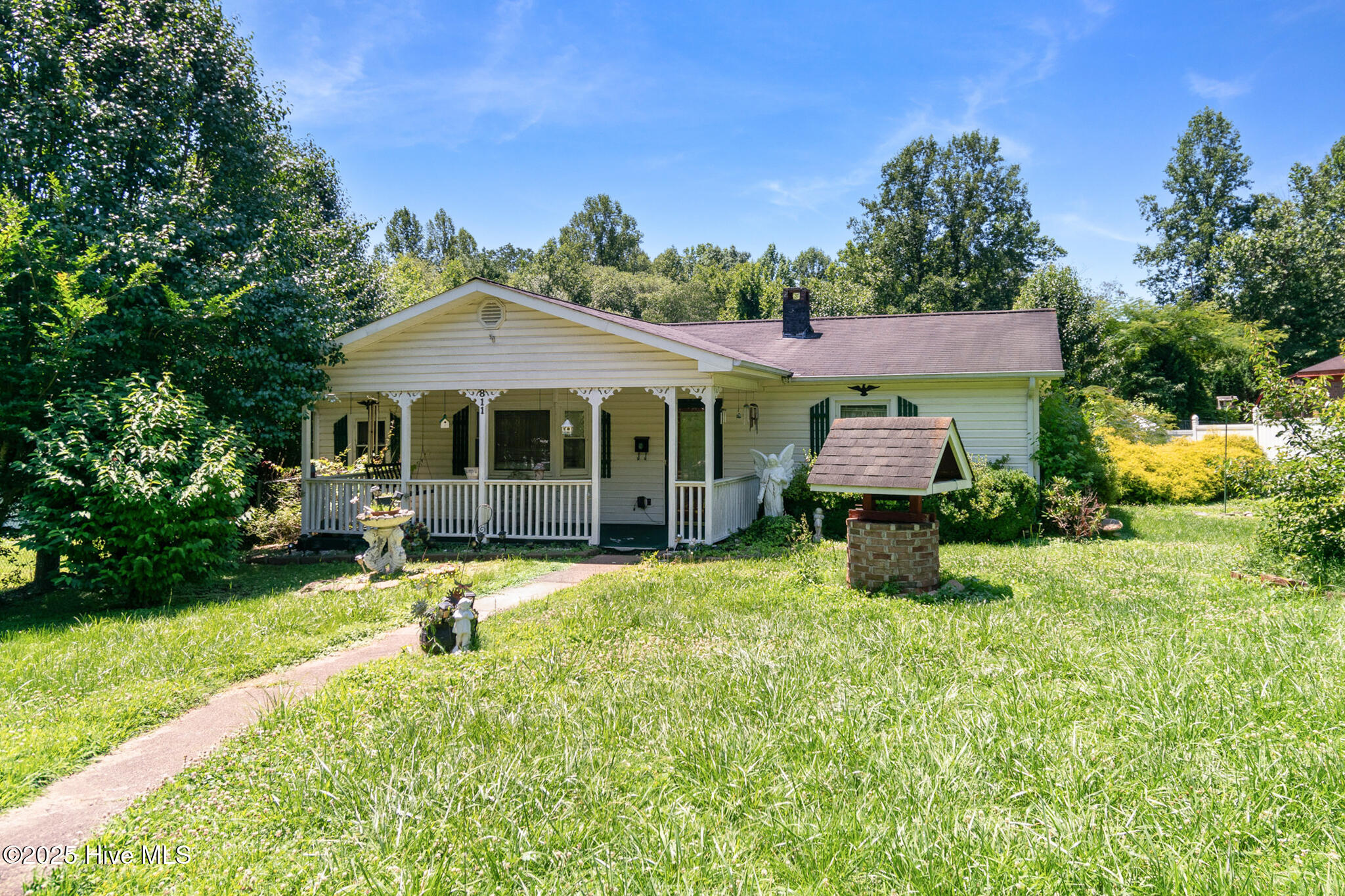 Homes for sale in Lenoir, NC | 811 Queens St Nw, Lenoir, NC 28645 | MLS# 100525367