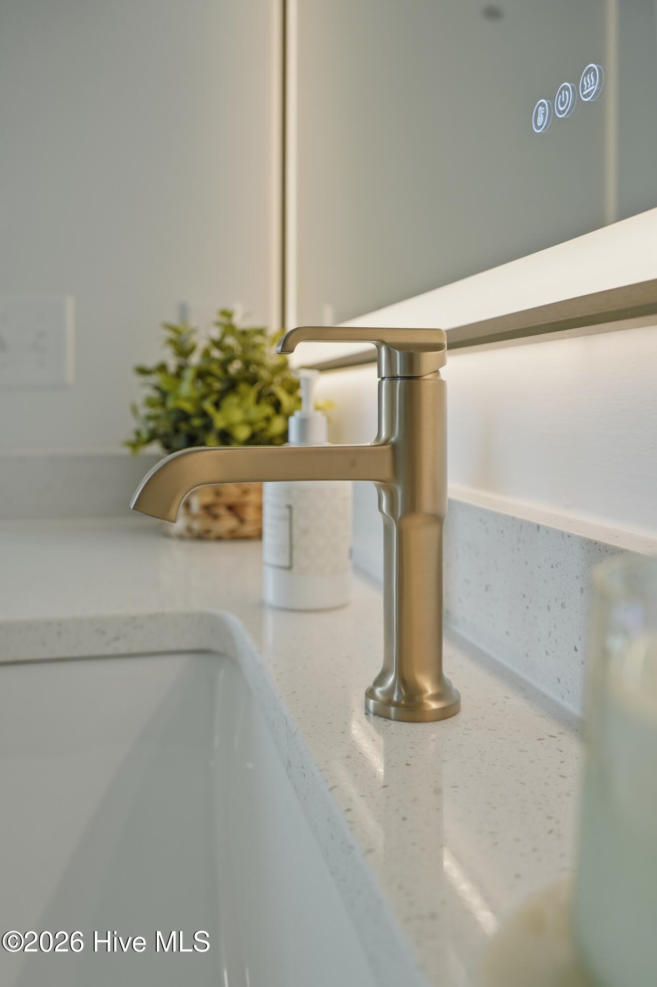 100516070 | Photo 13