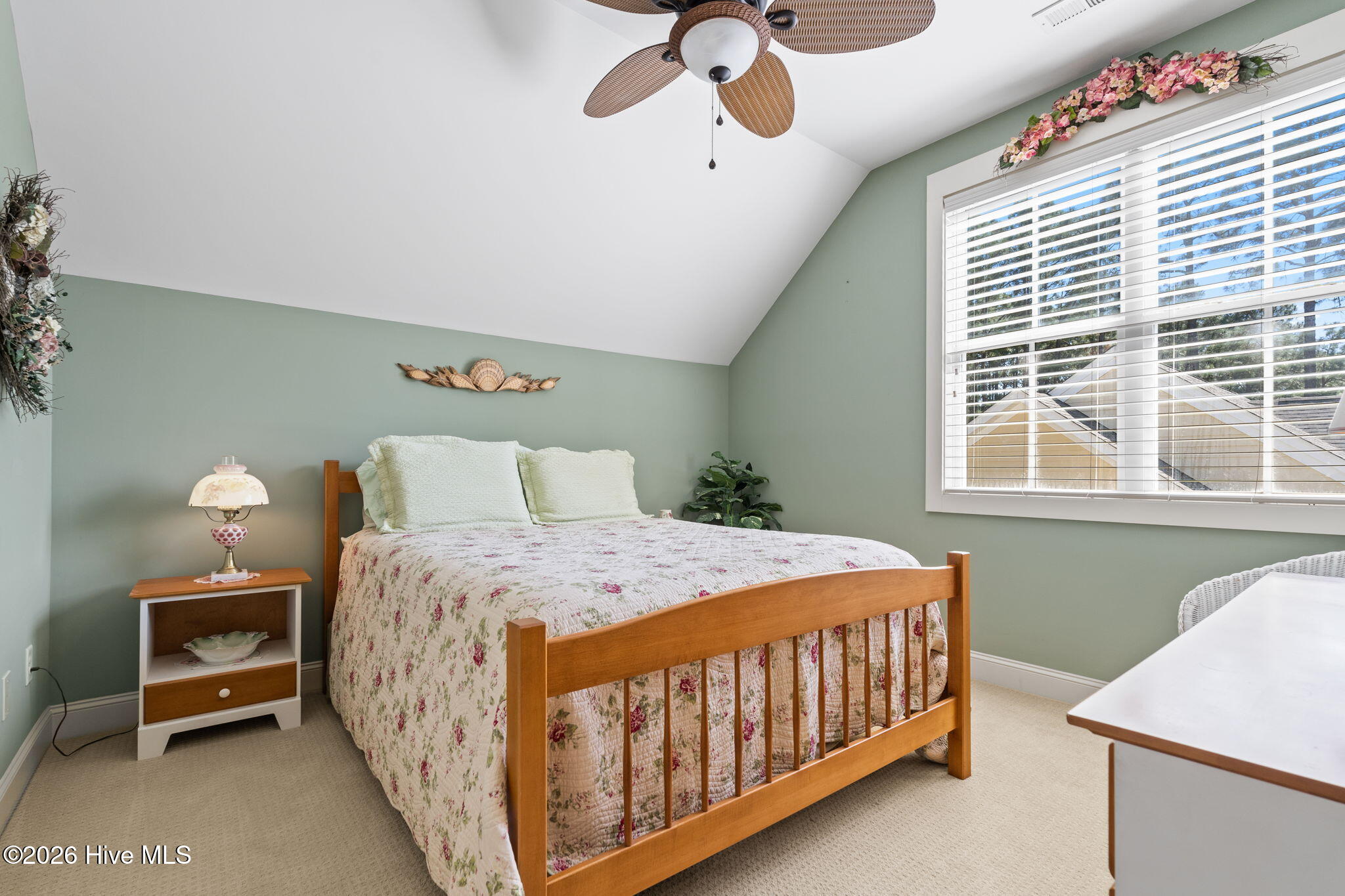 100567899 | Photo 60