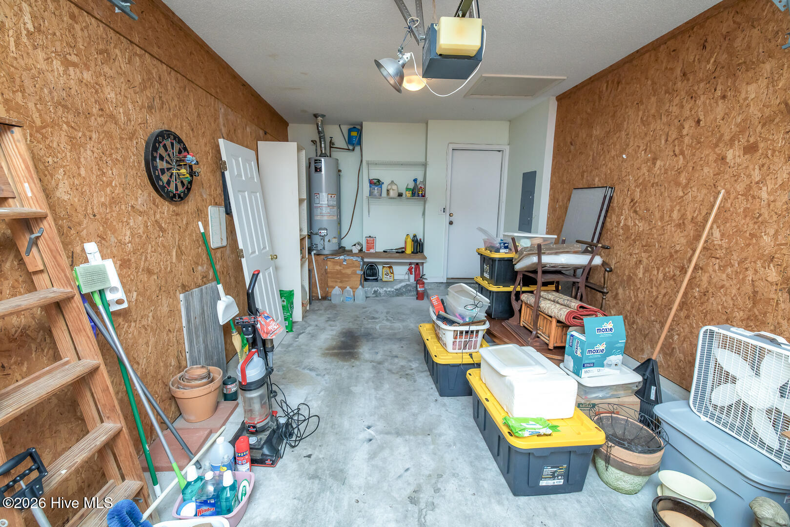 100567936 | Photo 24