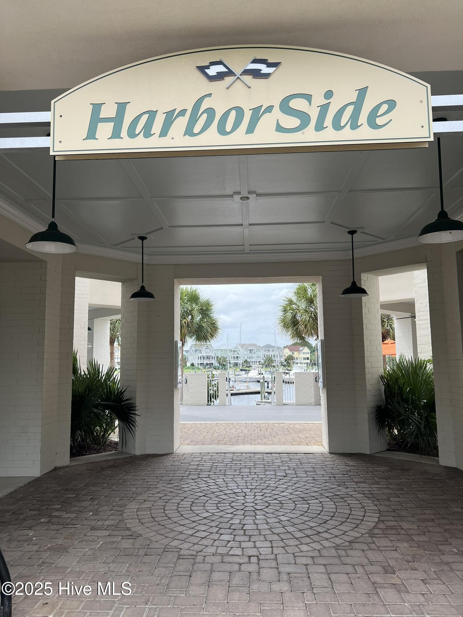 100525760 | Photo 28