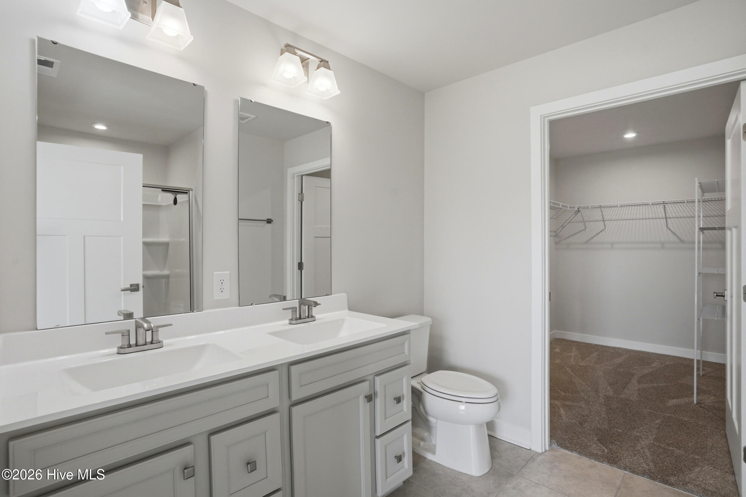 100559219 | Photo 14