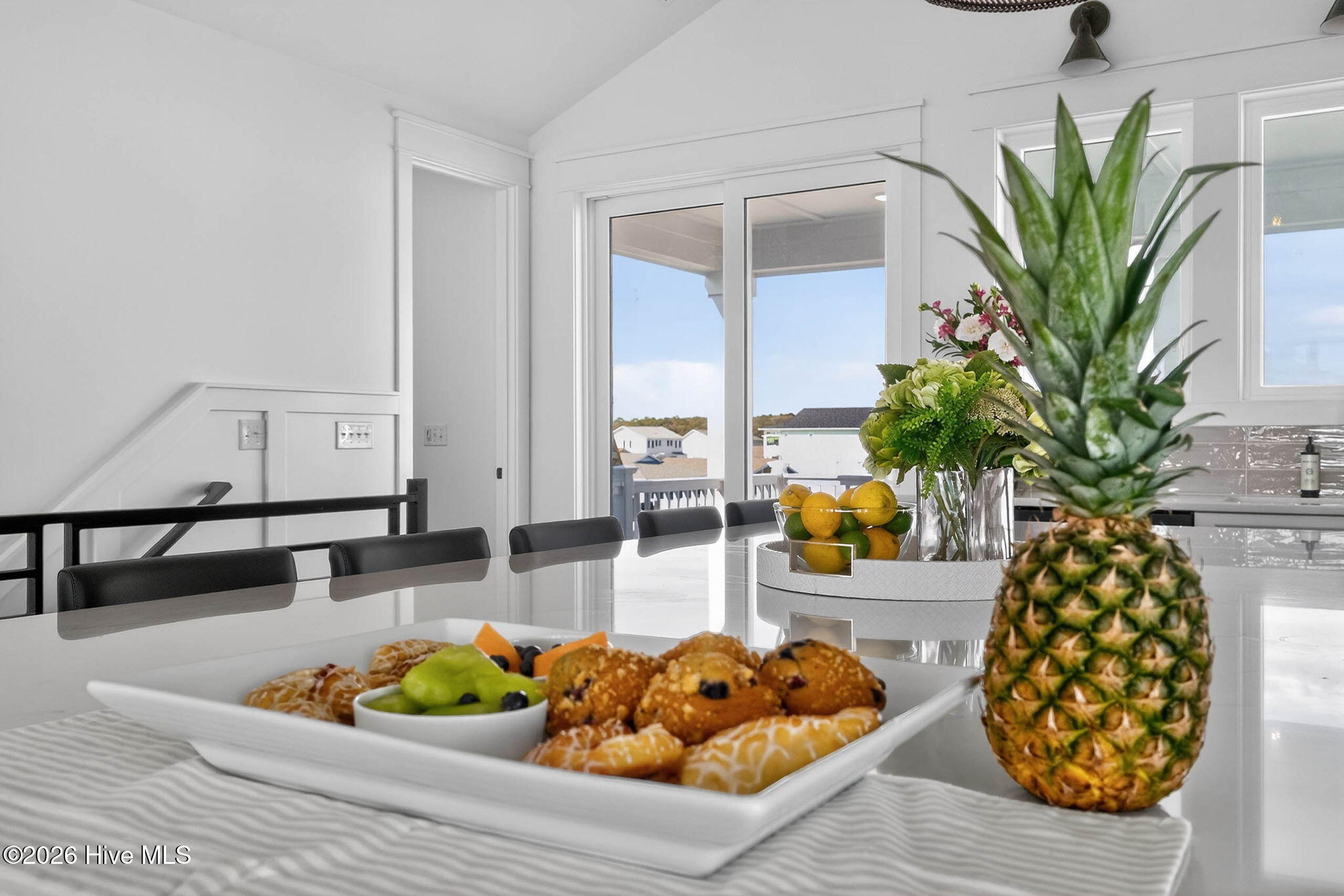 100543300 | Photo 66