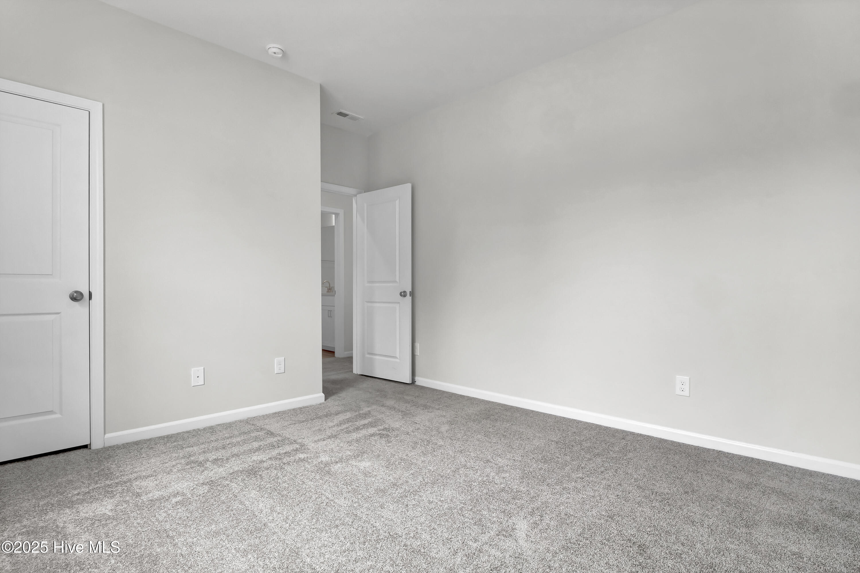 100538172 | Photo 31