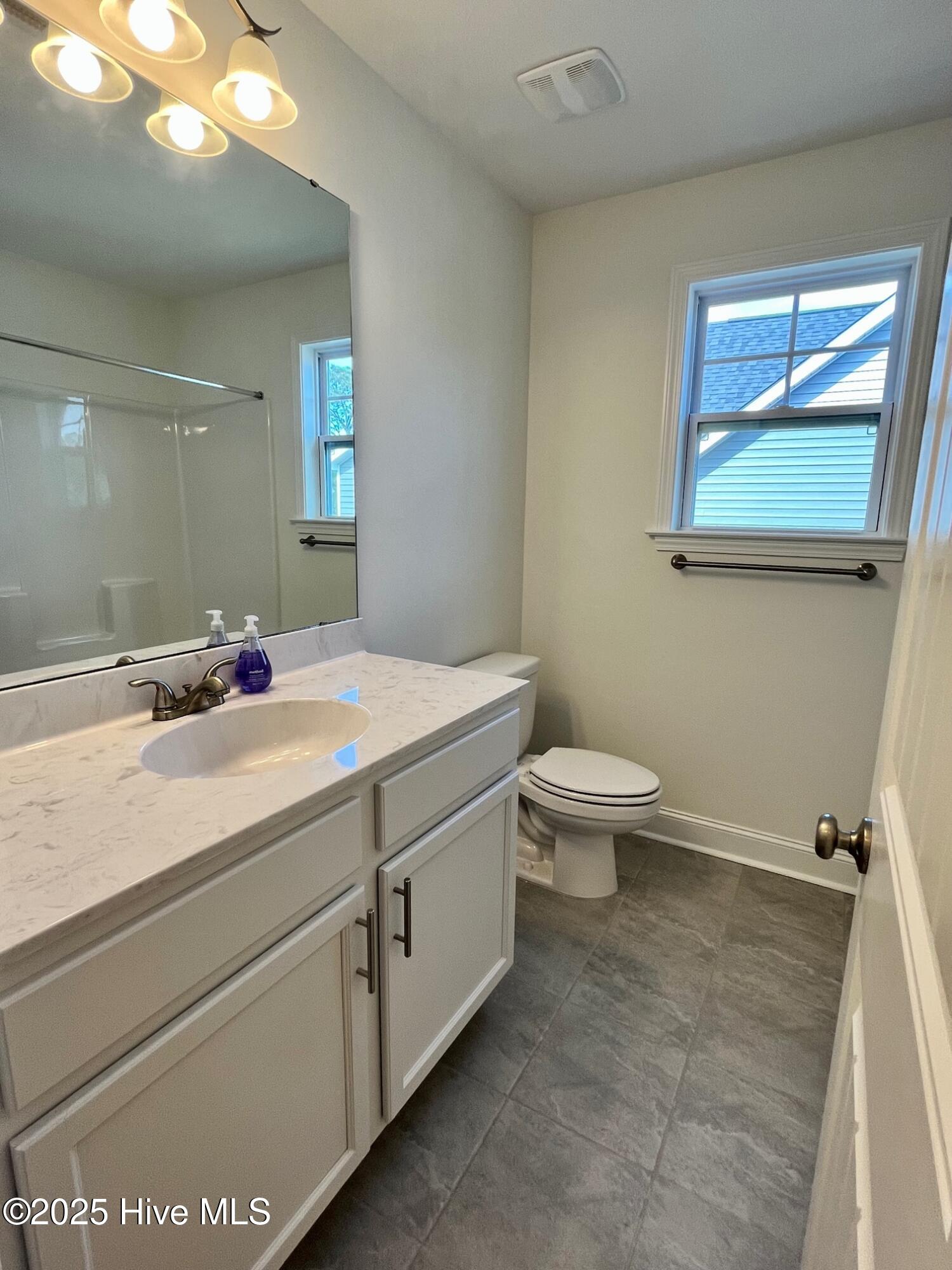 100567938 | Photo 15