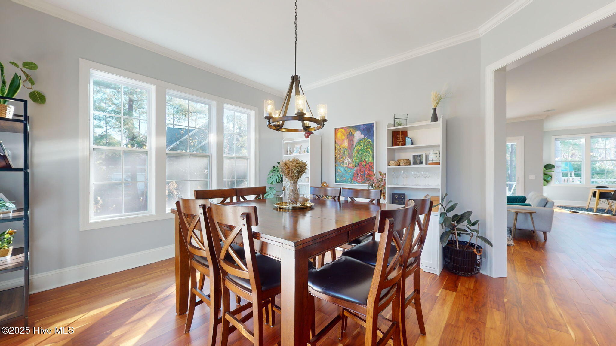 100518593 | Photo 10