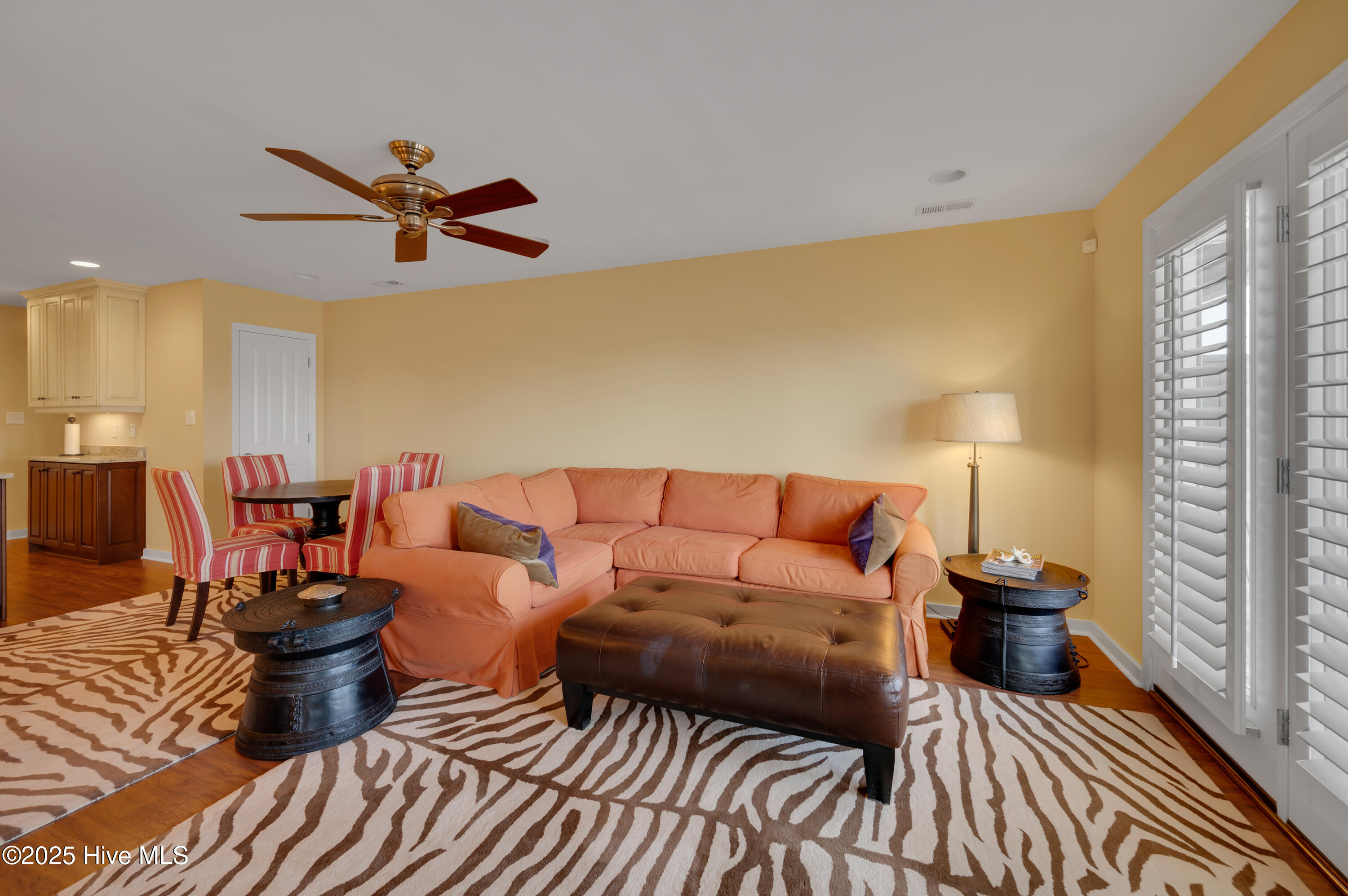 100498545 | Photo 78