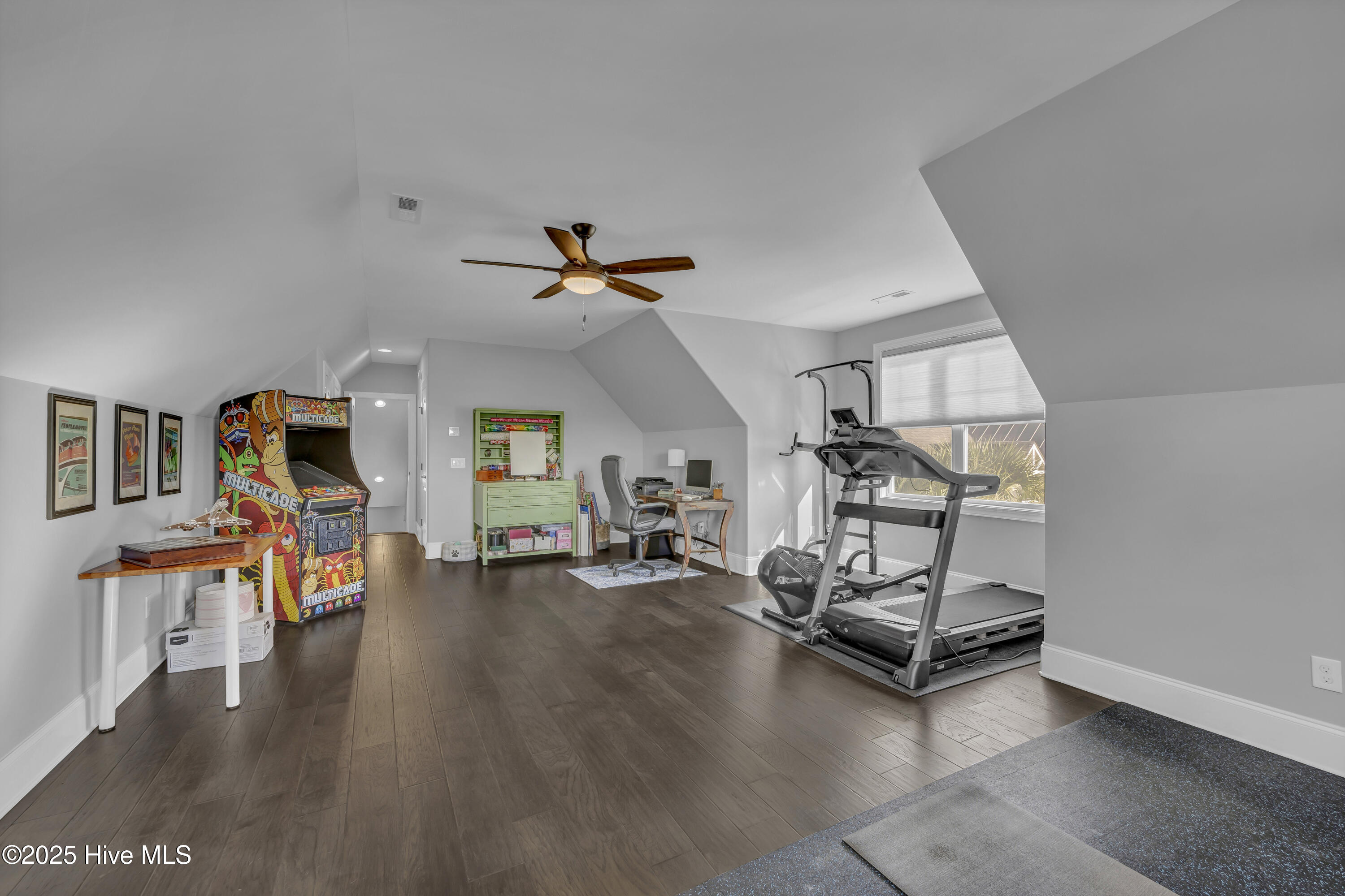 100546758 | Photo 41