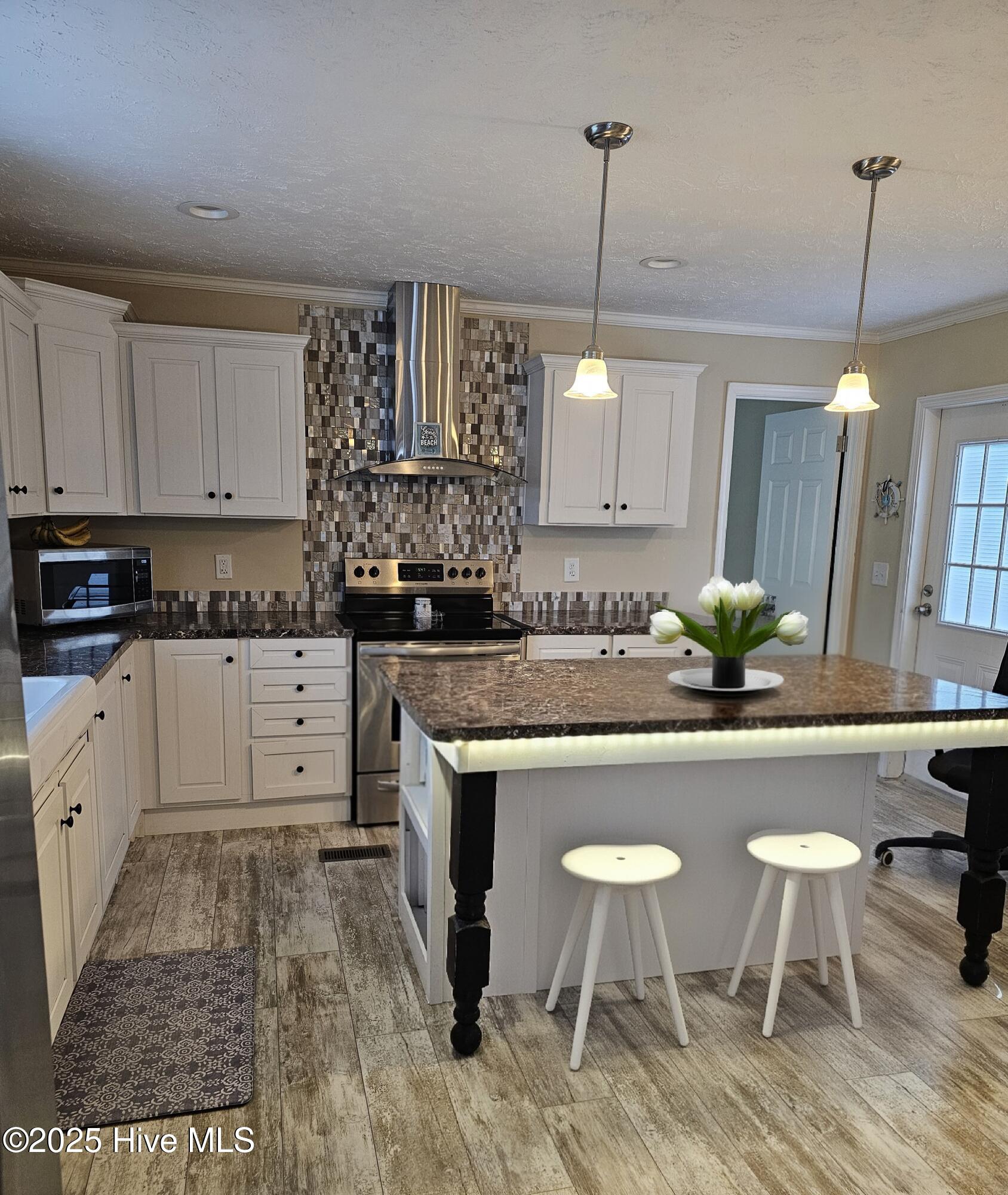 100535573 | Photo 32