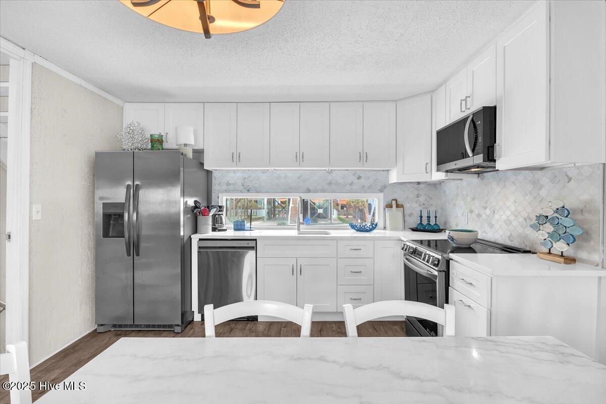 100550823 | Photo 16