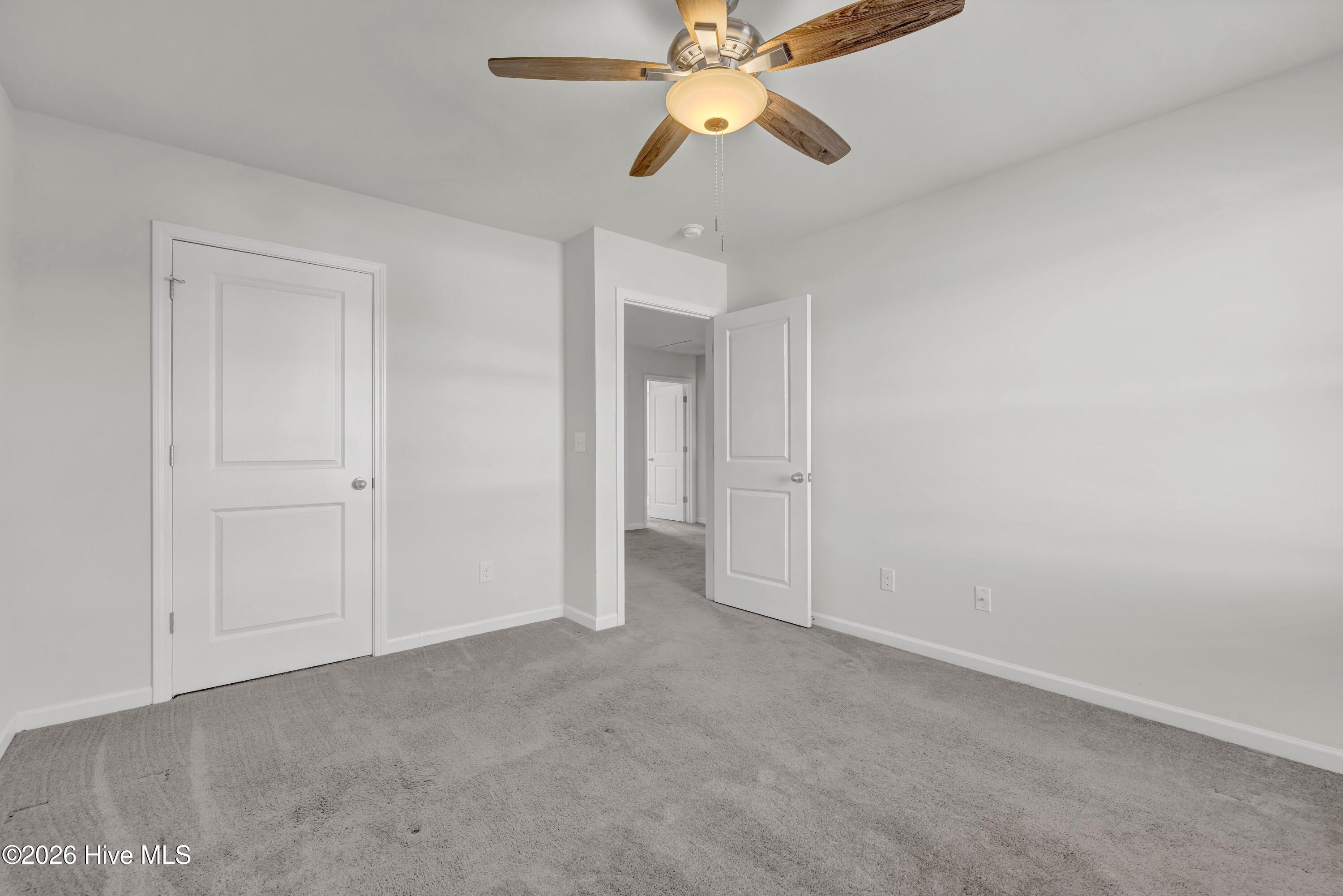 100549338 | Photo 24