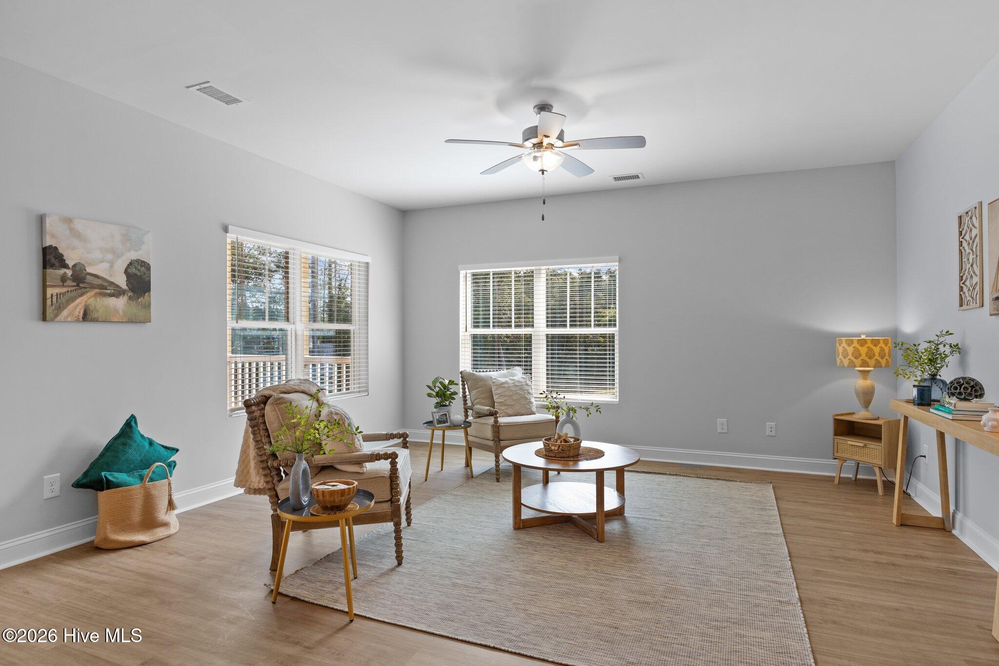 100563198 | Photo 18