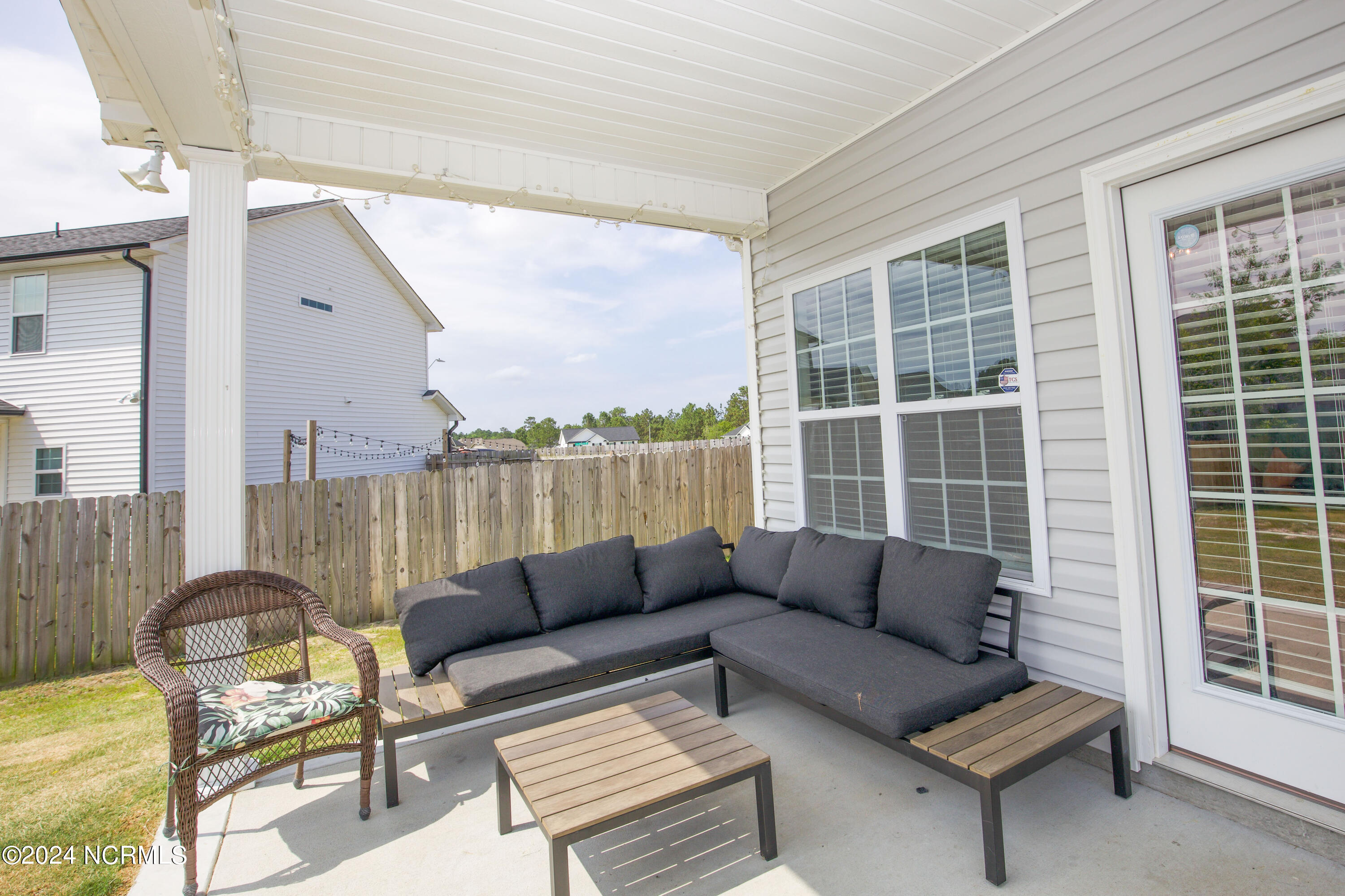 1253 Yellowwood Dr-48