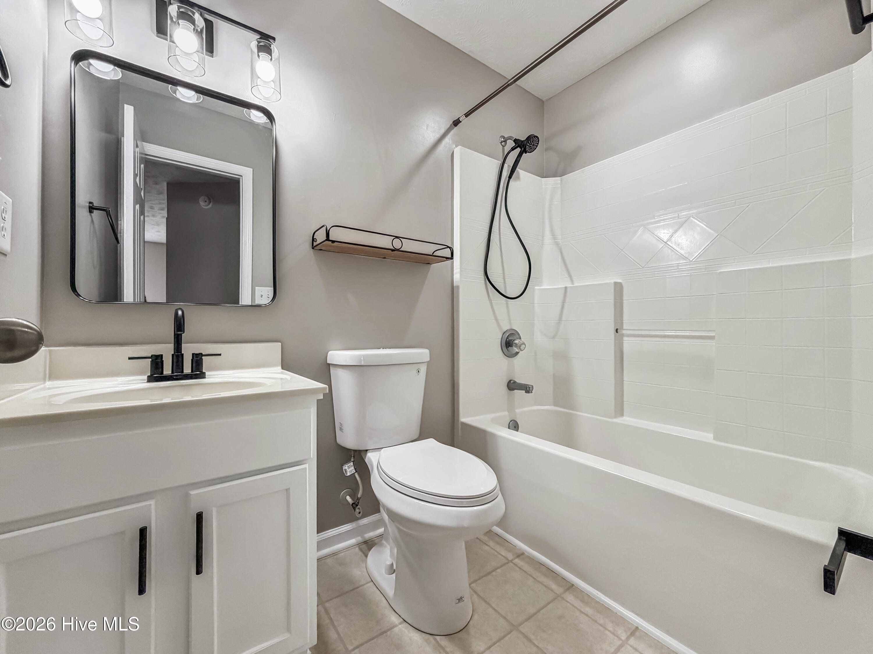 100564126 | Photo 40