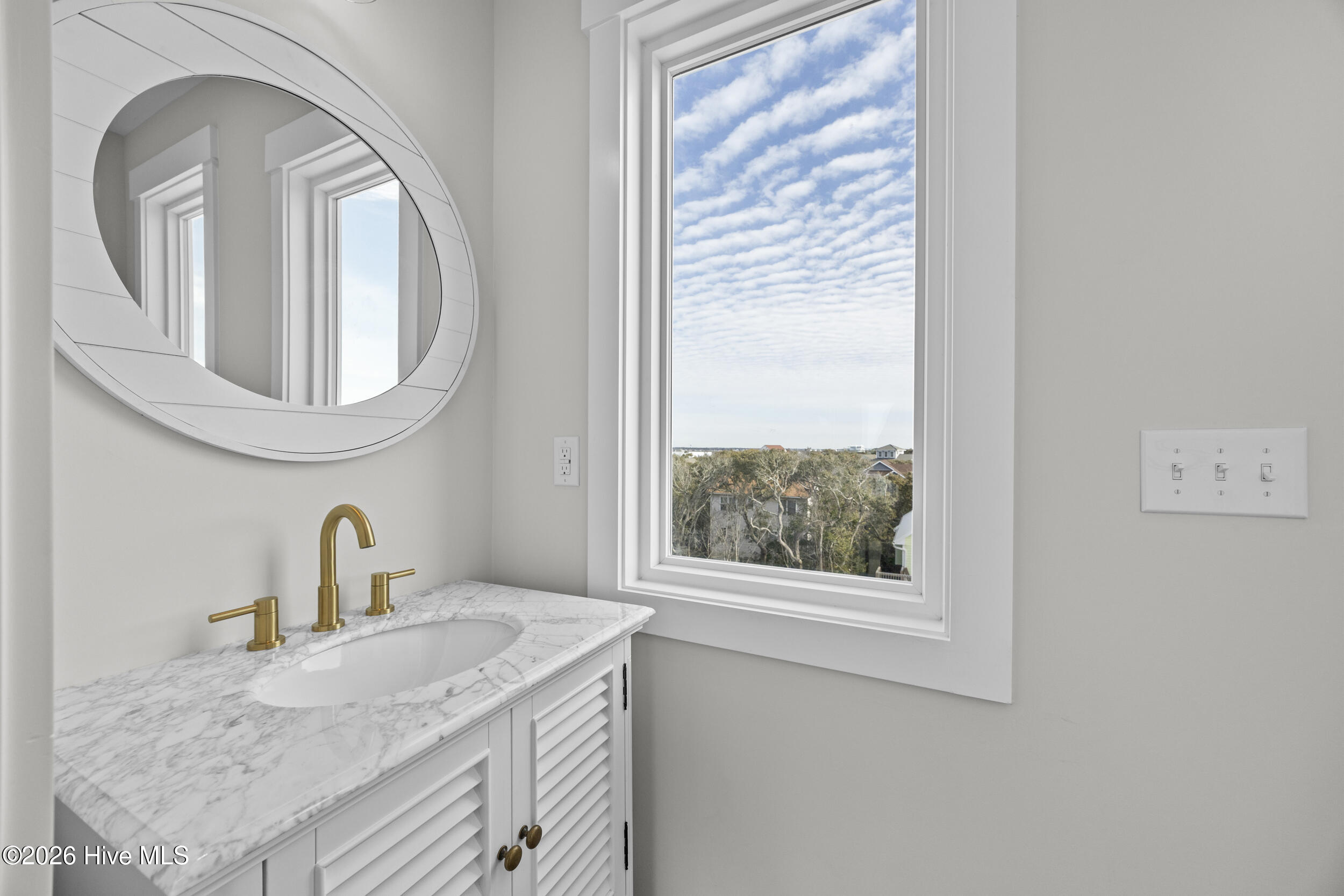 100543064 | Photo 61