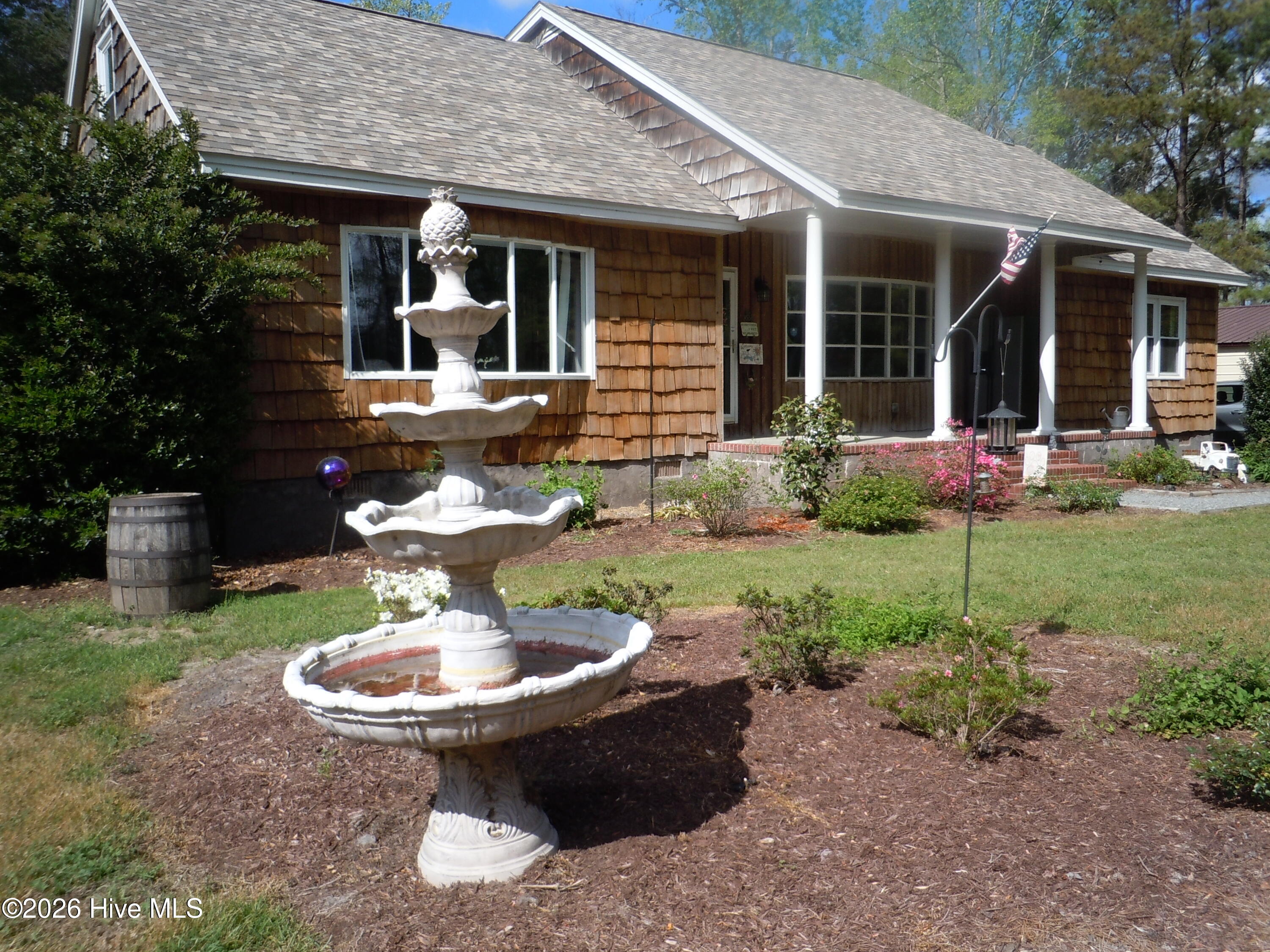 100565129 | Photo 55