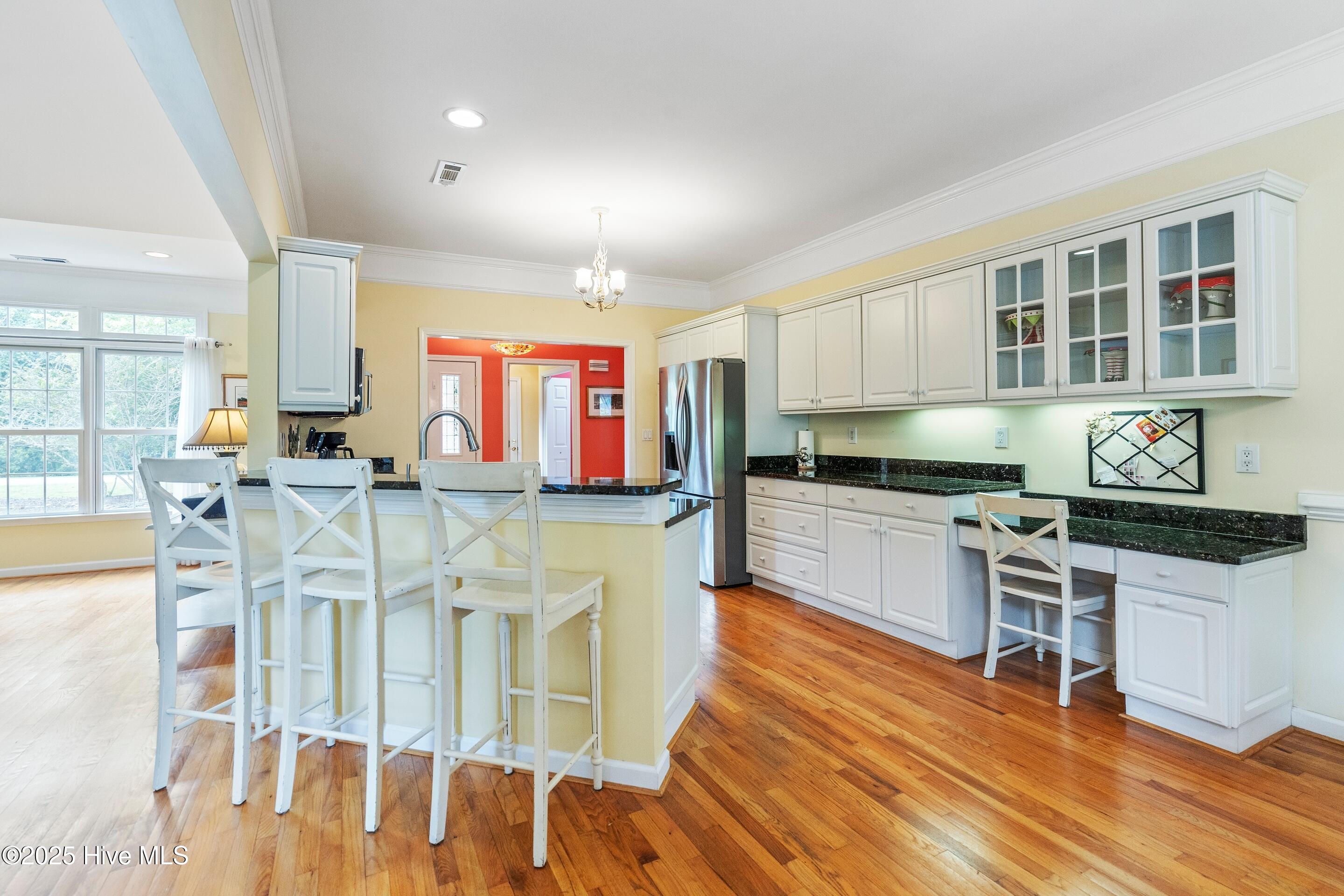 100530044 | Photo 13