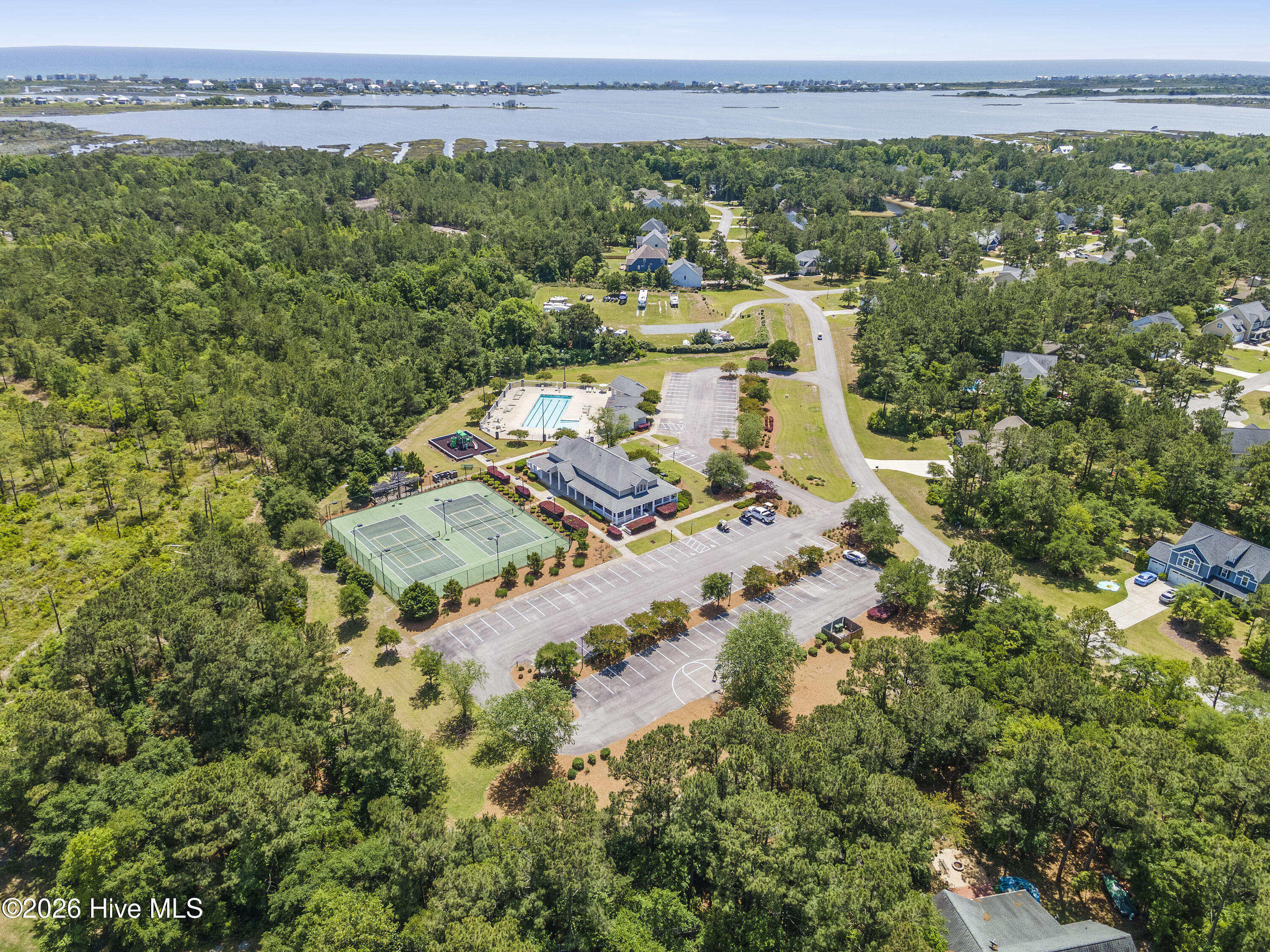 100562110 | Photo 77