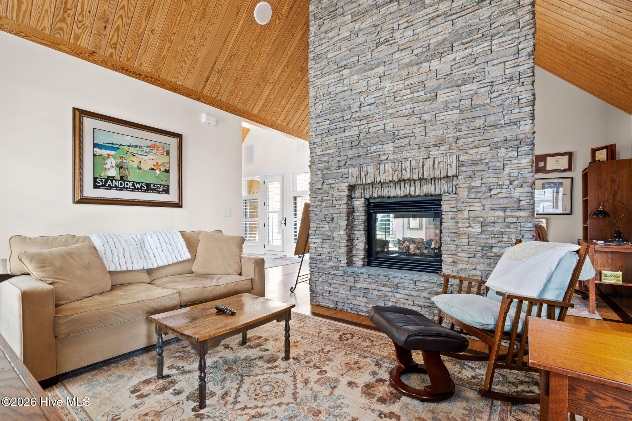 100563236 | Photo 10