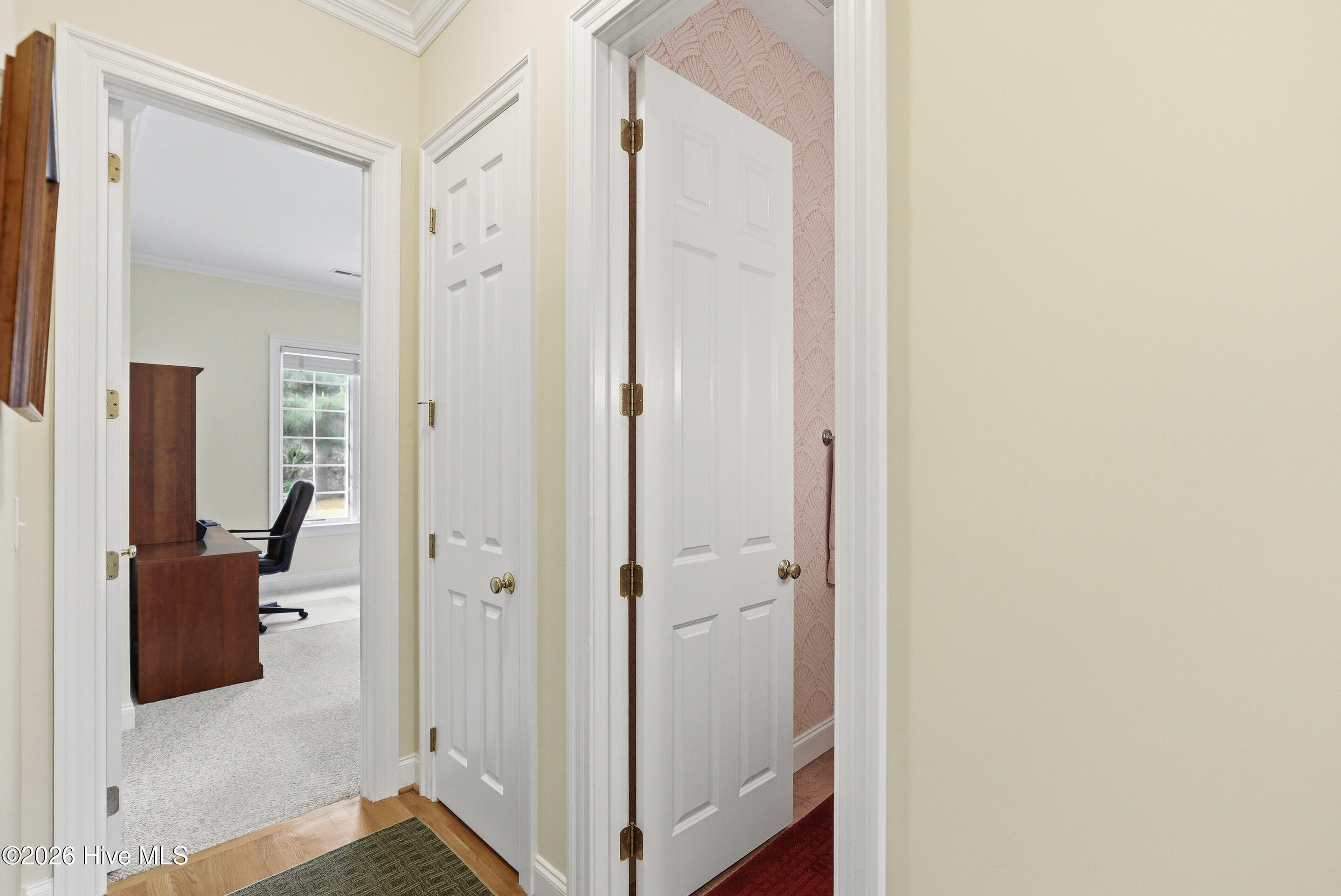 100568595 | Photo 23