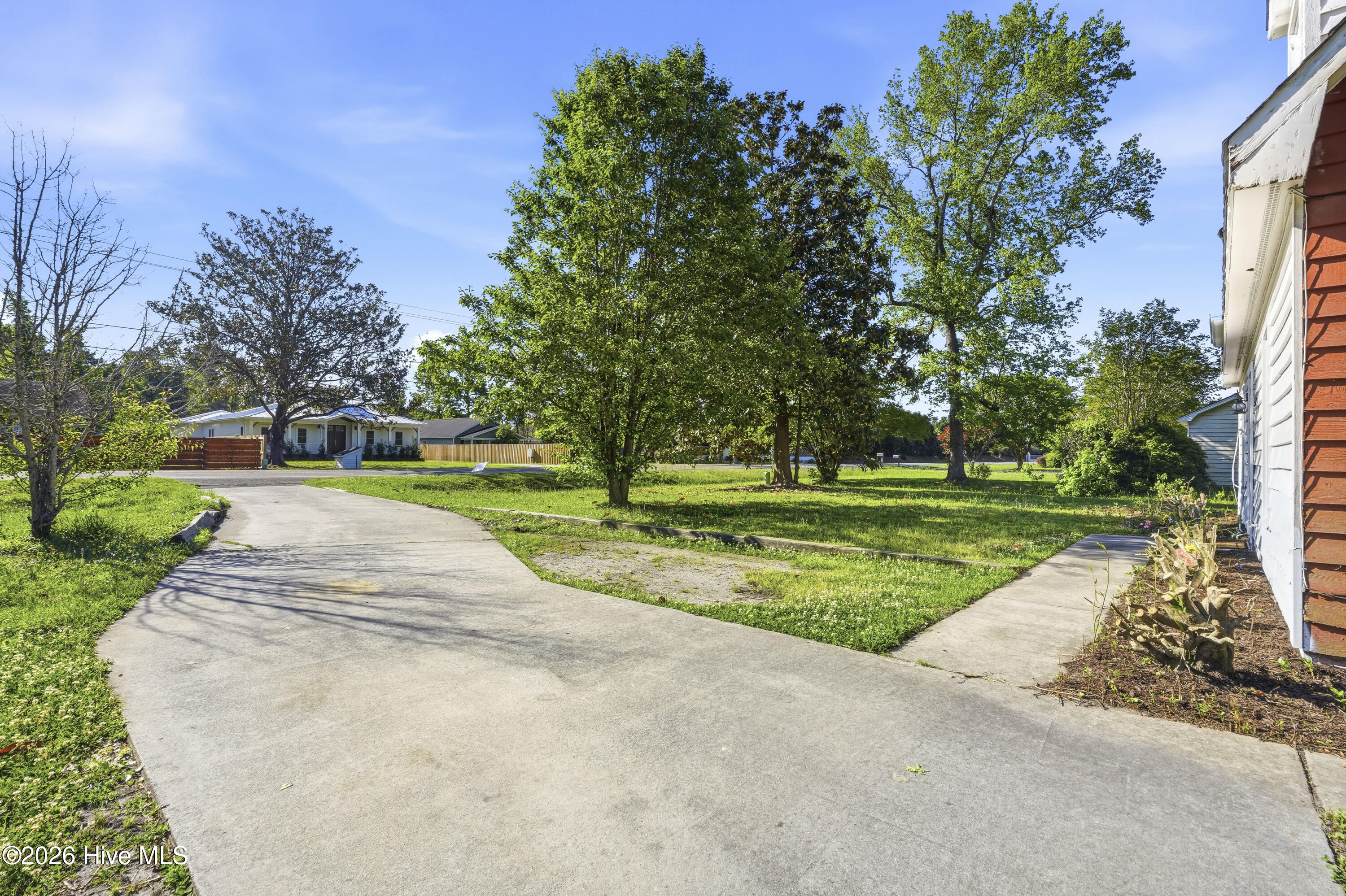 100568902 | Photo 10