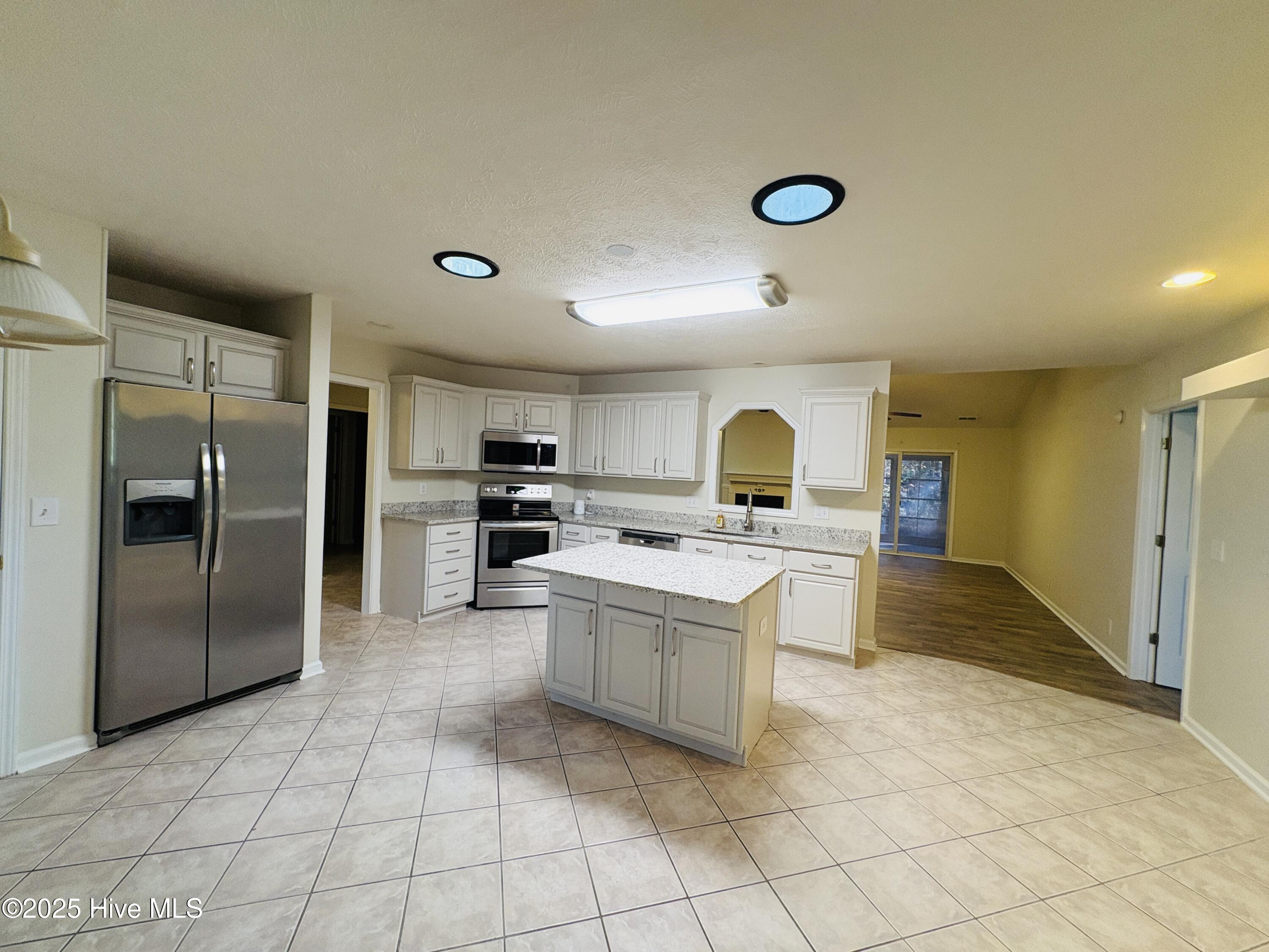 100515628 | Photo 11