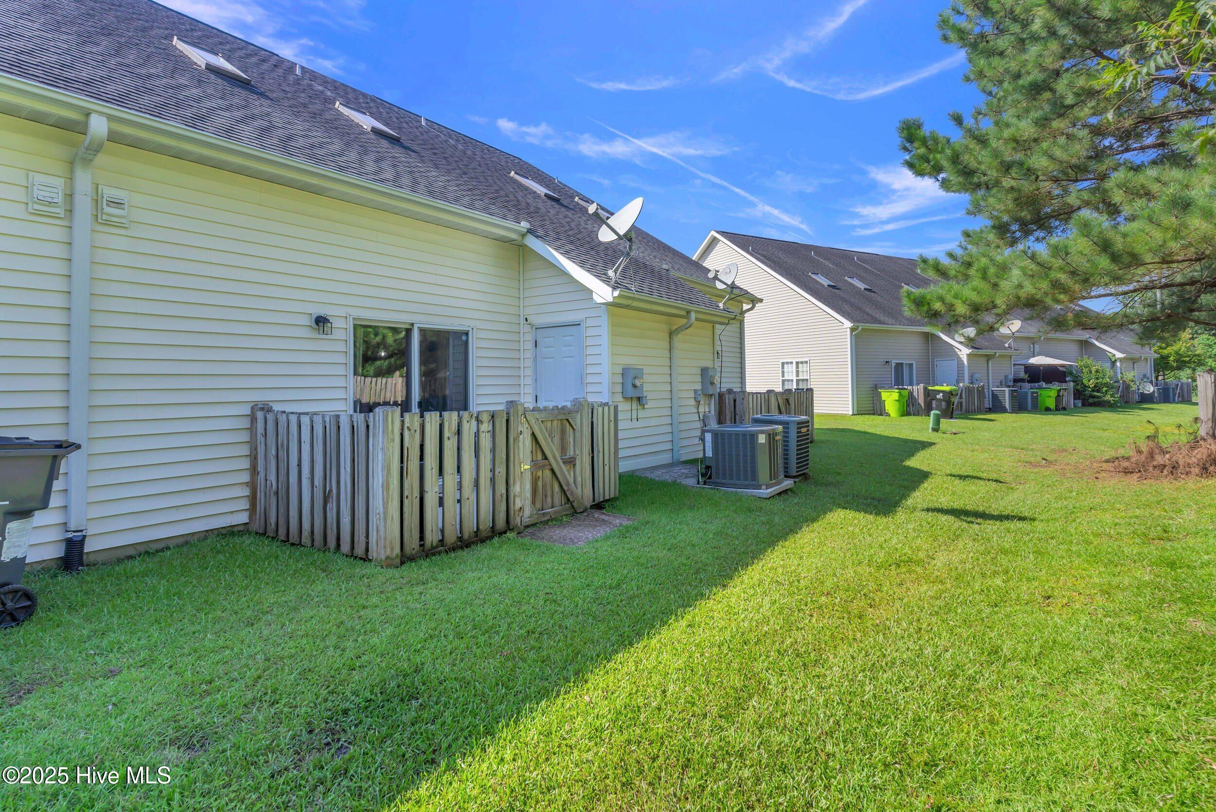 100527386 | Photo 26