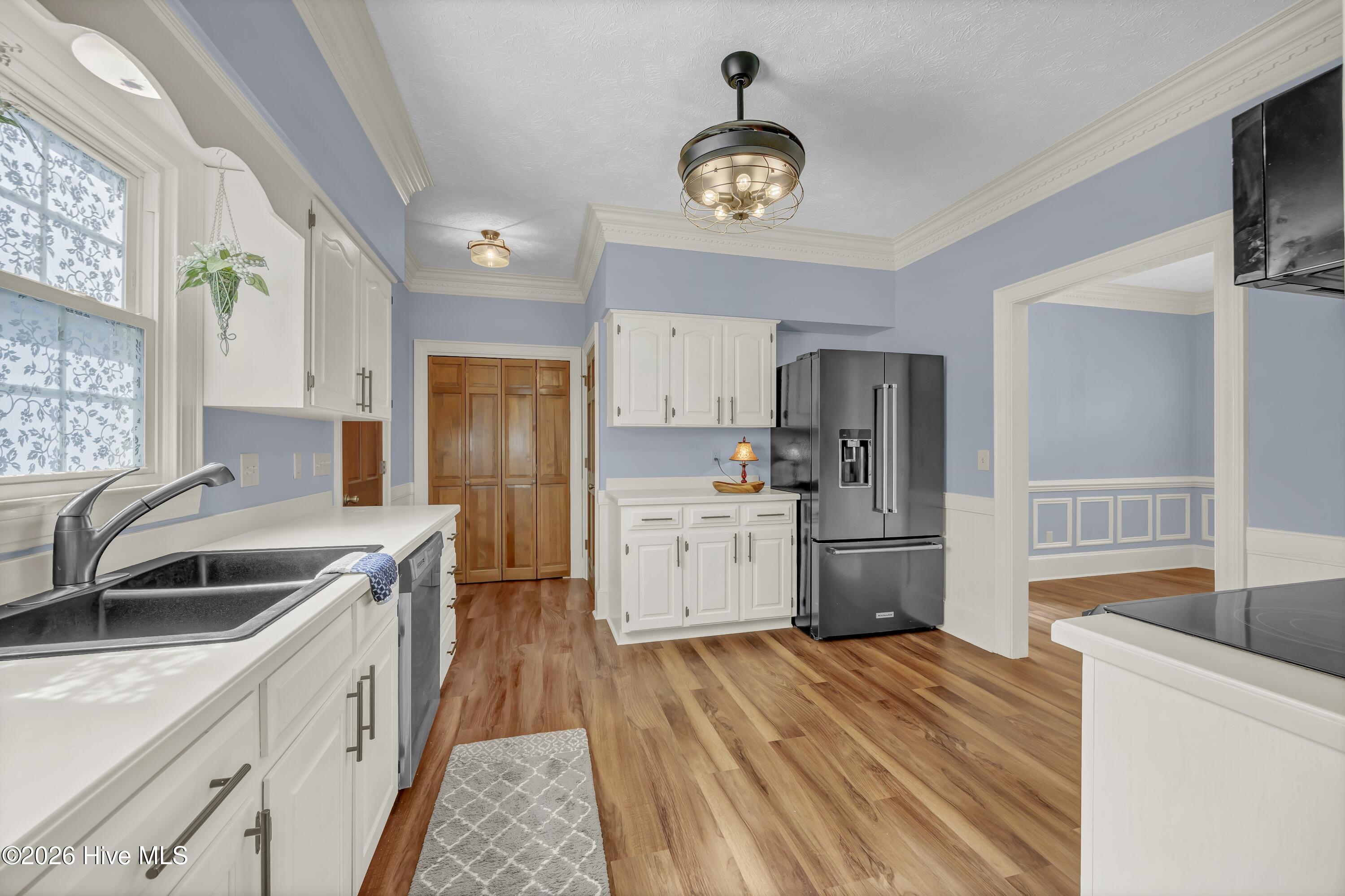 100565021 | Photo 11