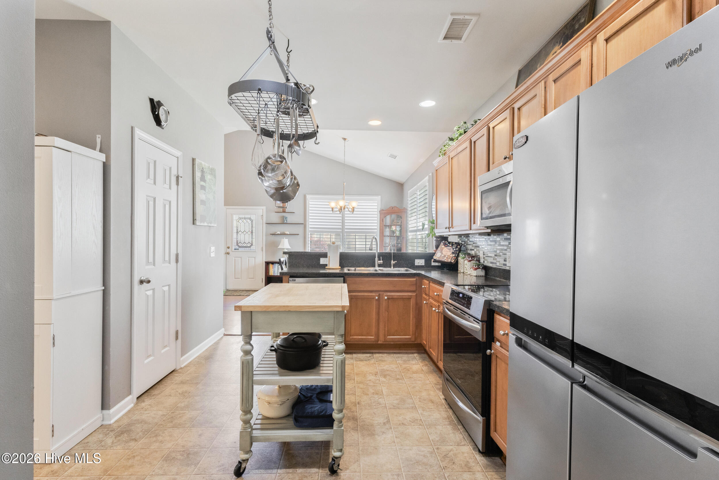 100565406 | Photo 16