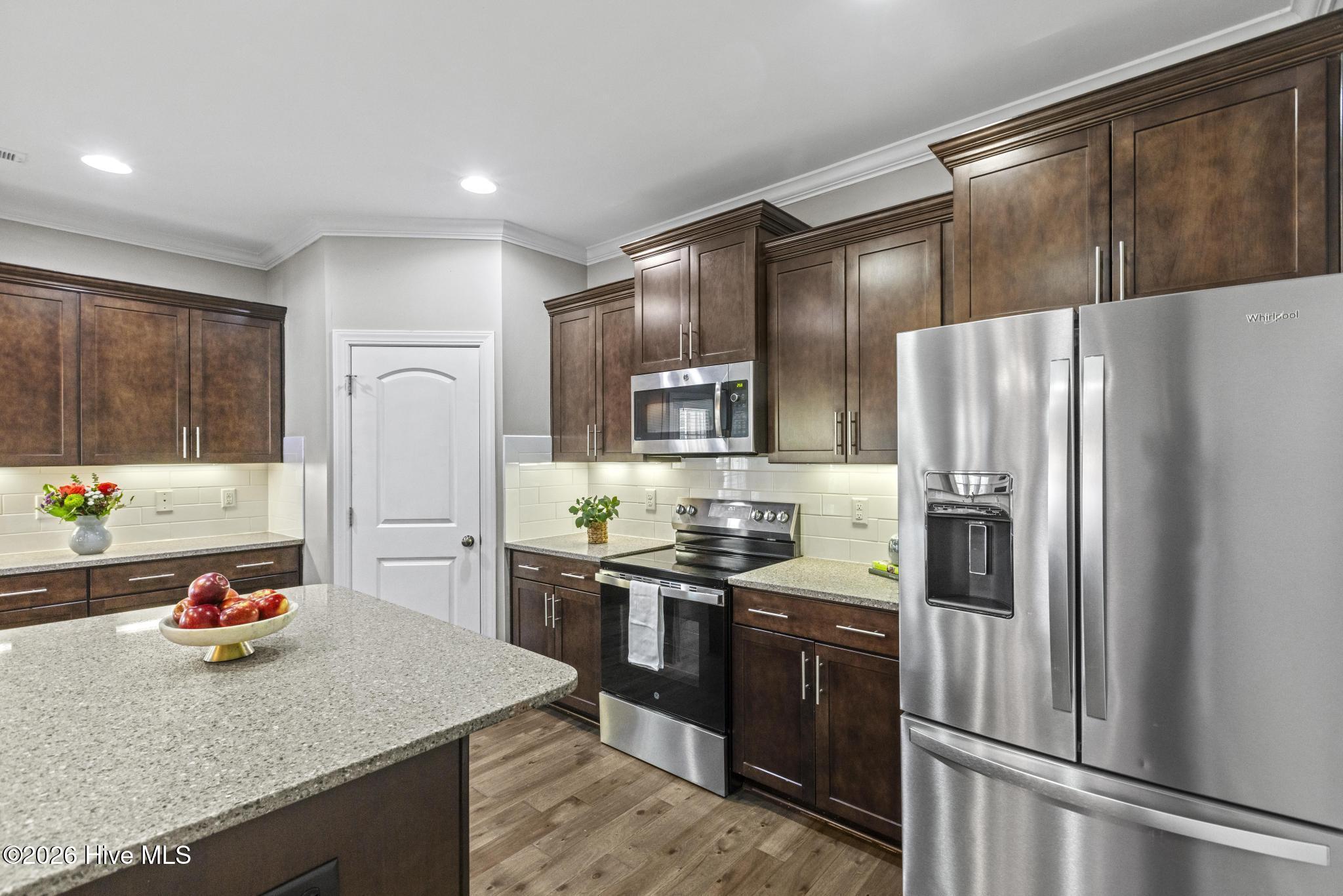 100554493 | Photo 19