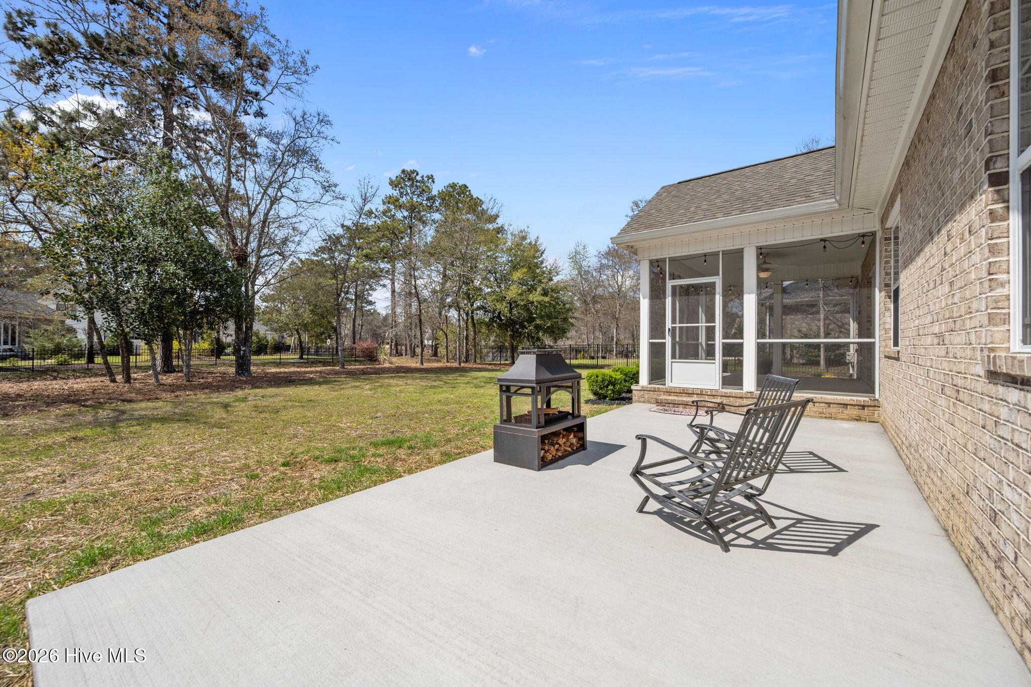 100562487 | Photo 49