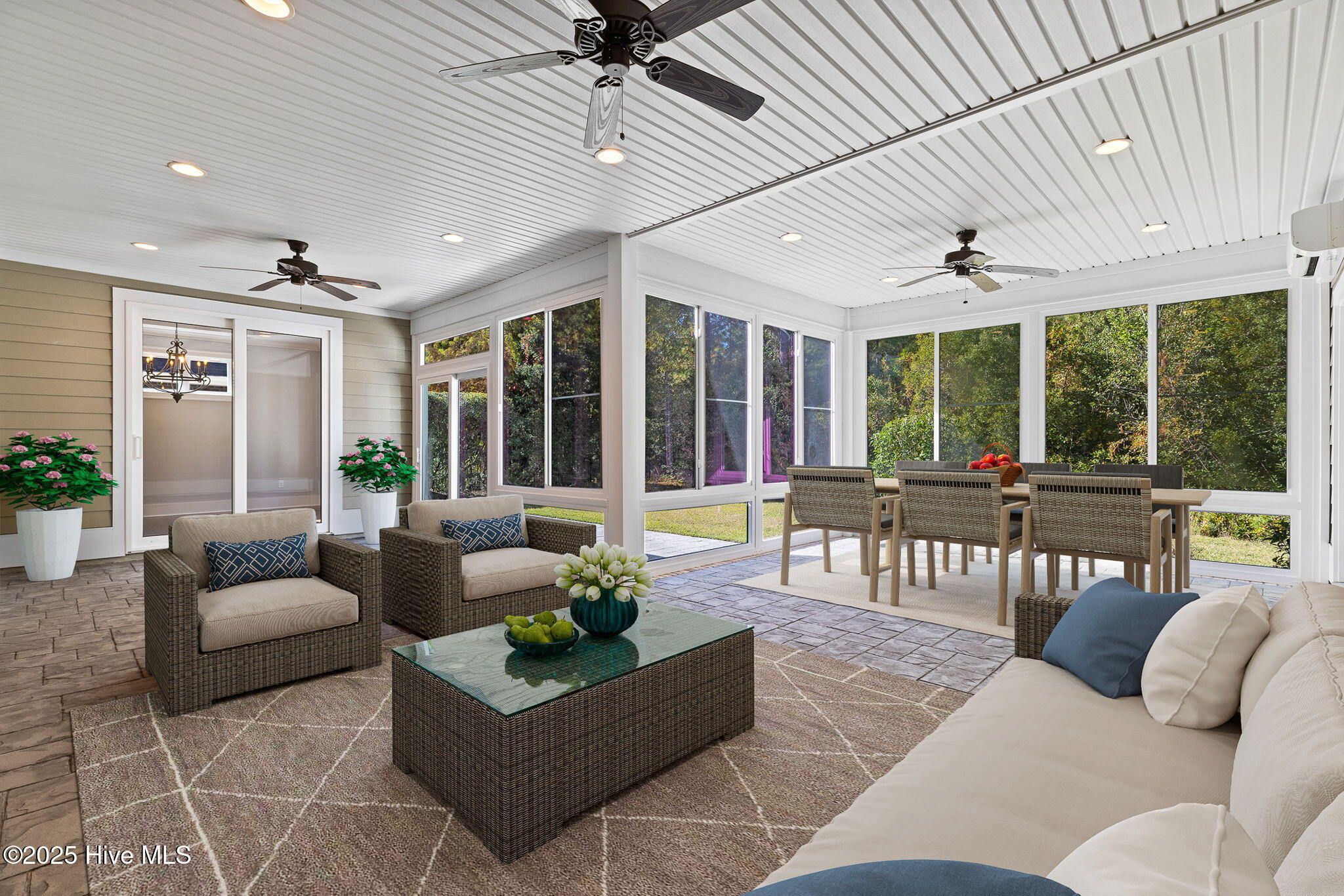 100542044 | Photo 44