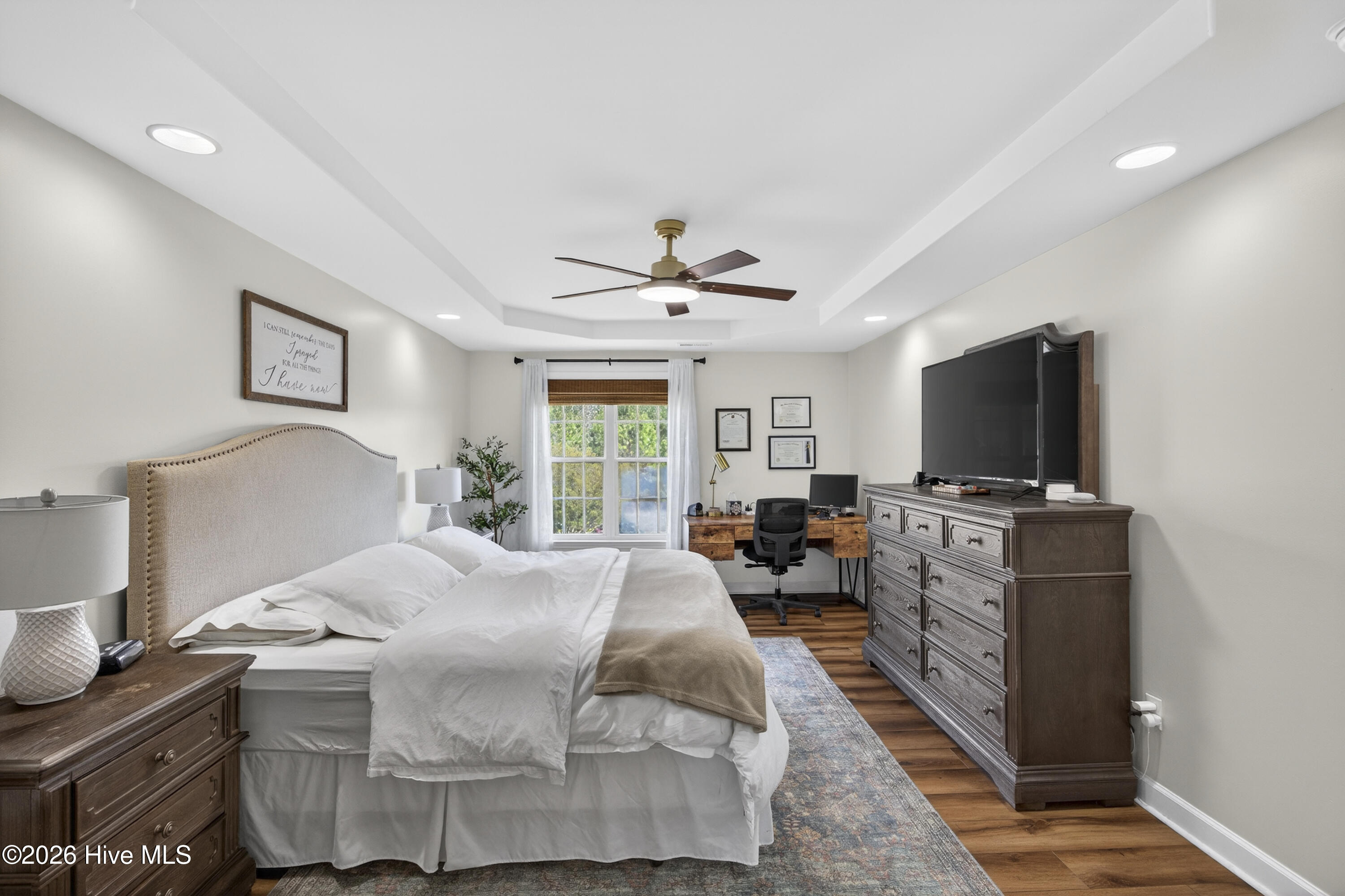 100565225 | Photo 46