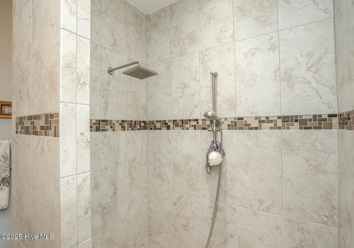 100566478 | Photo 34