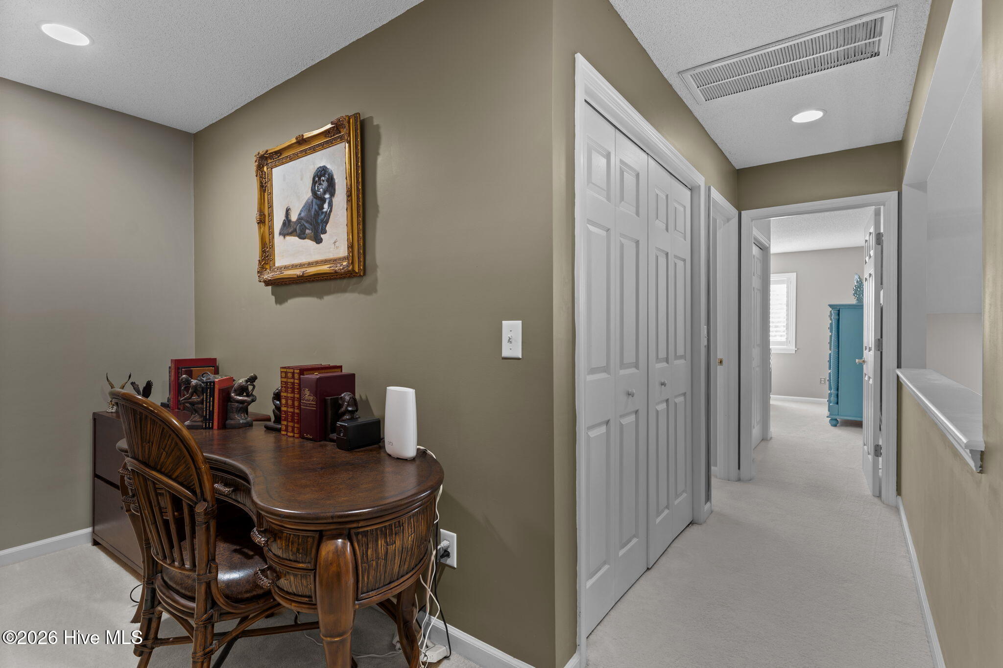 100550707 | Photo 25