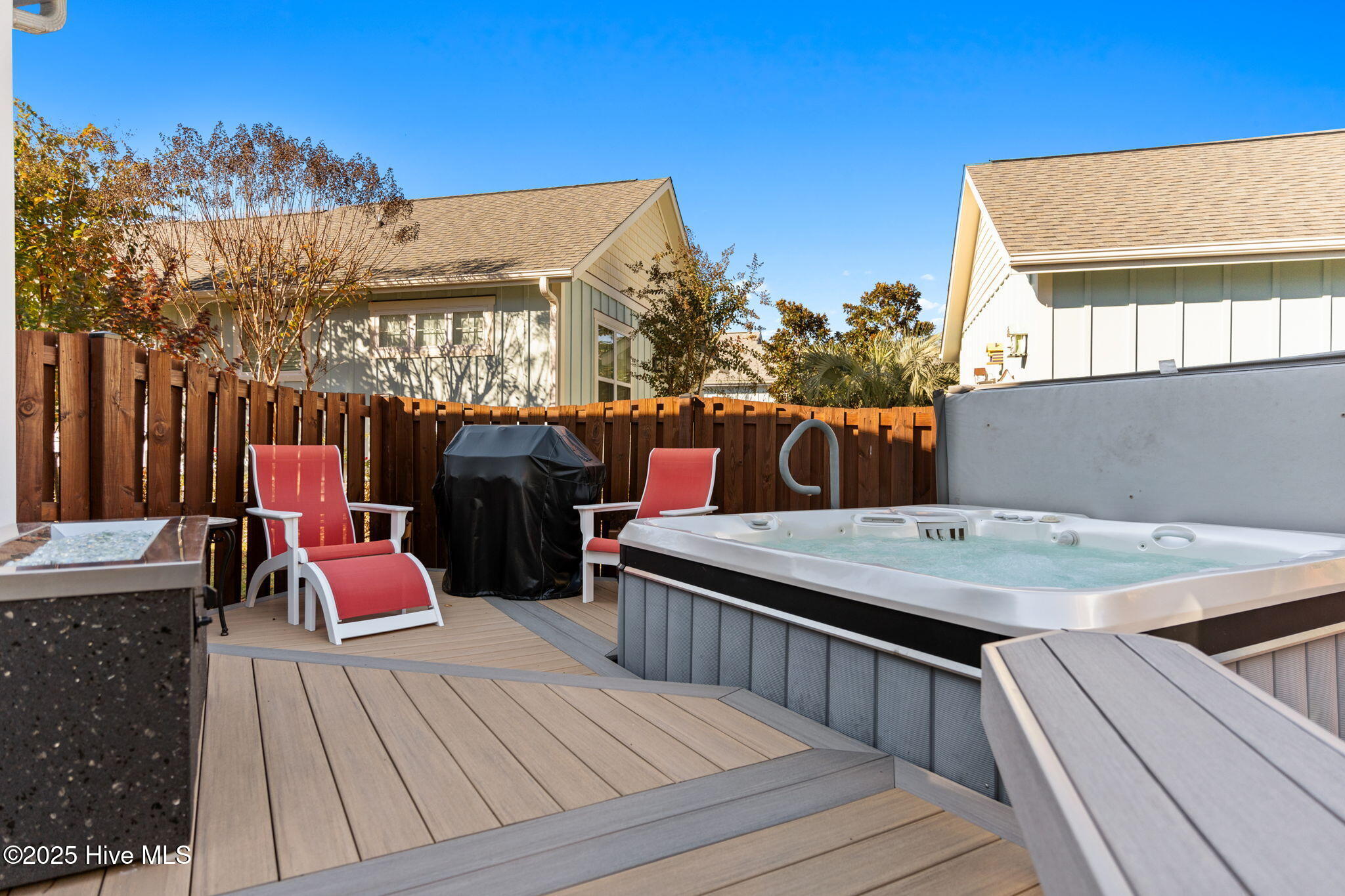 100569449 | Photo 62