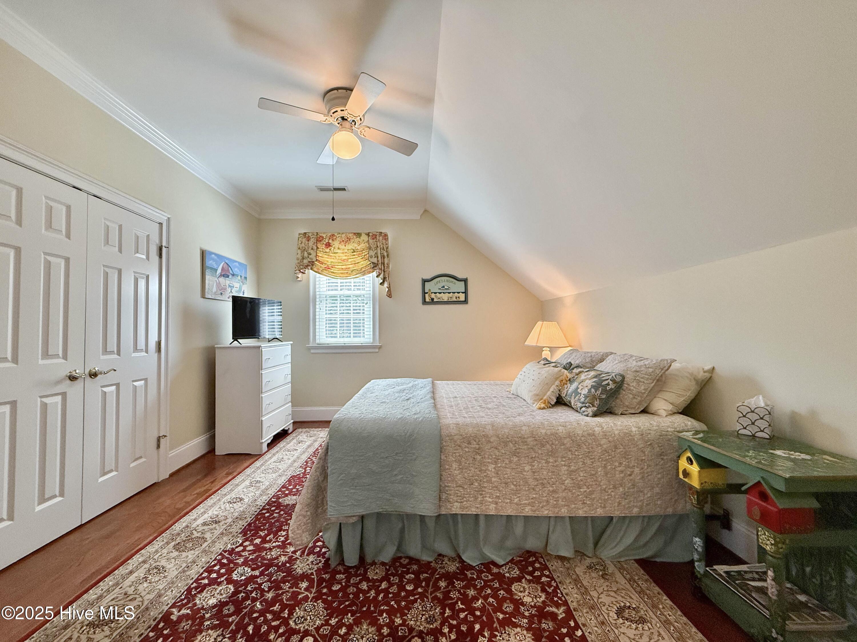 100561292 | Photo 79