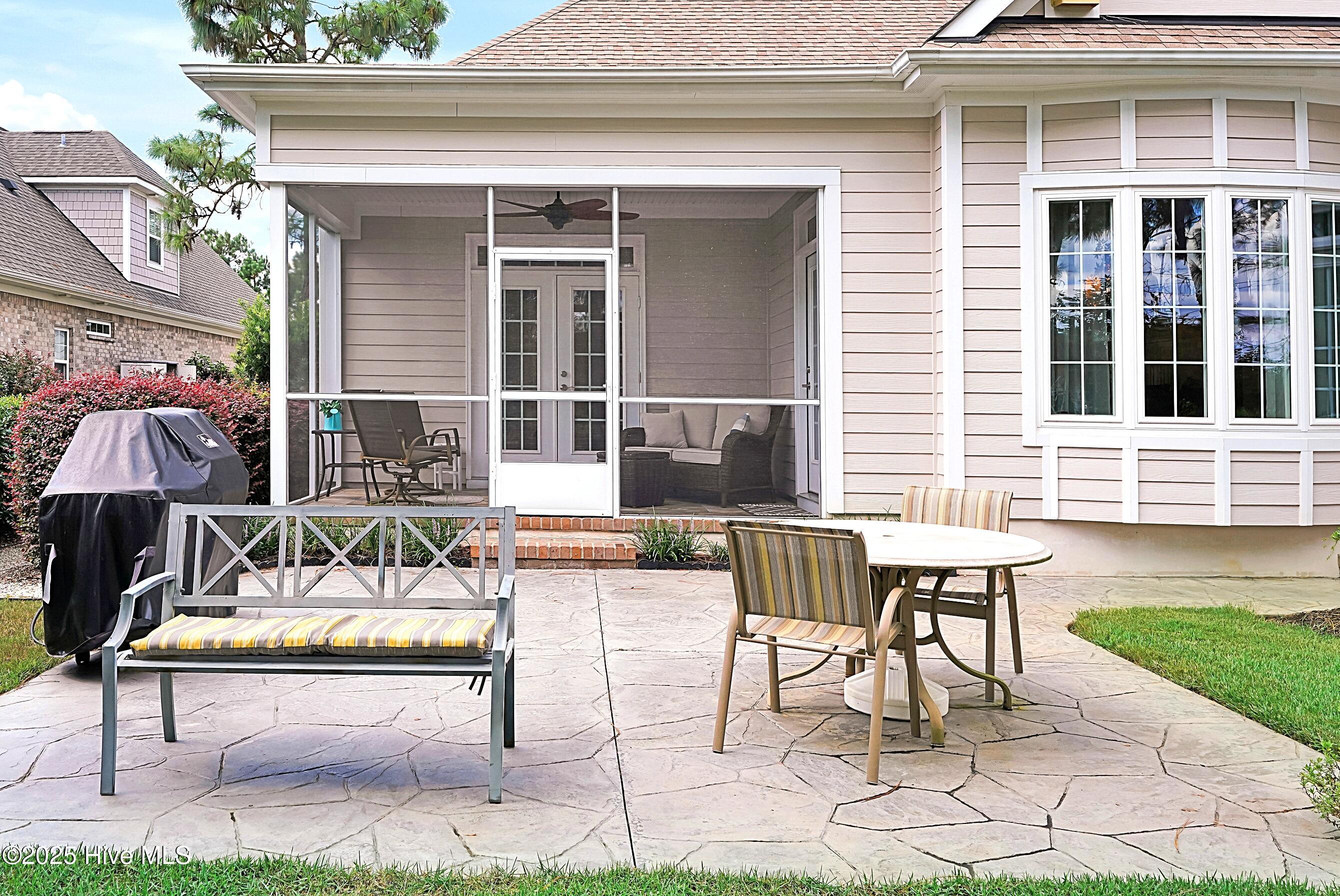 100557169 | Photo 45