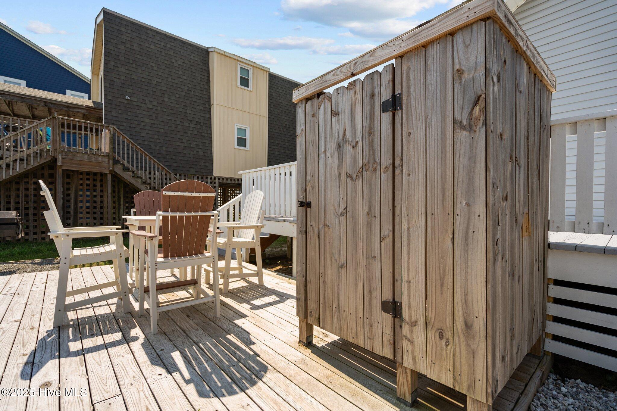 100537194 | Photo 69