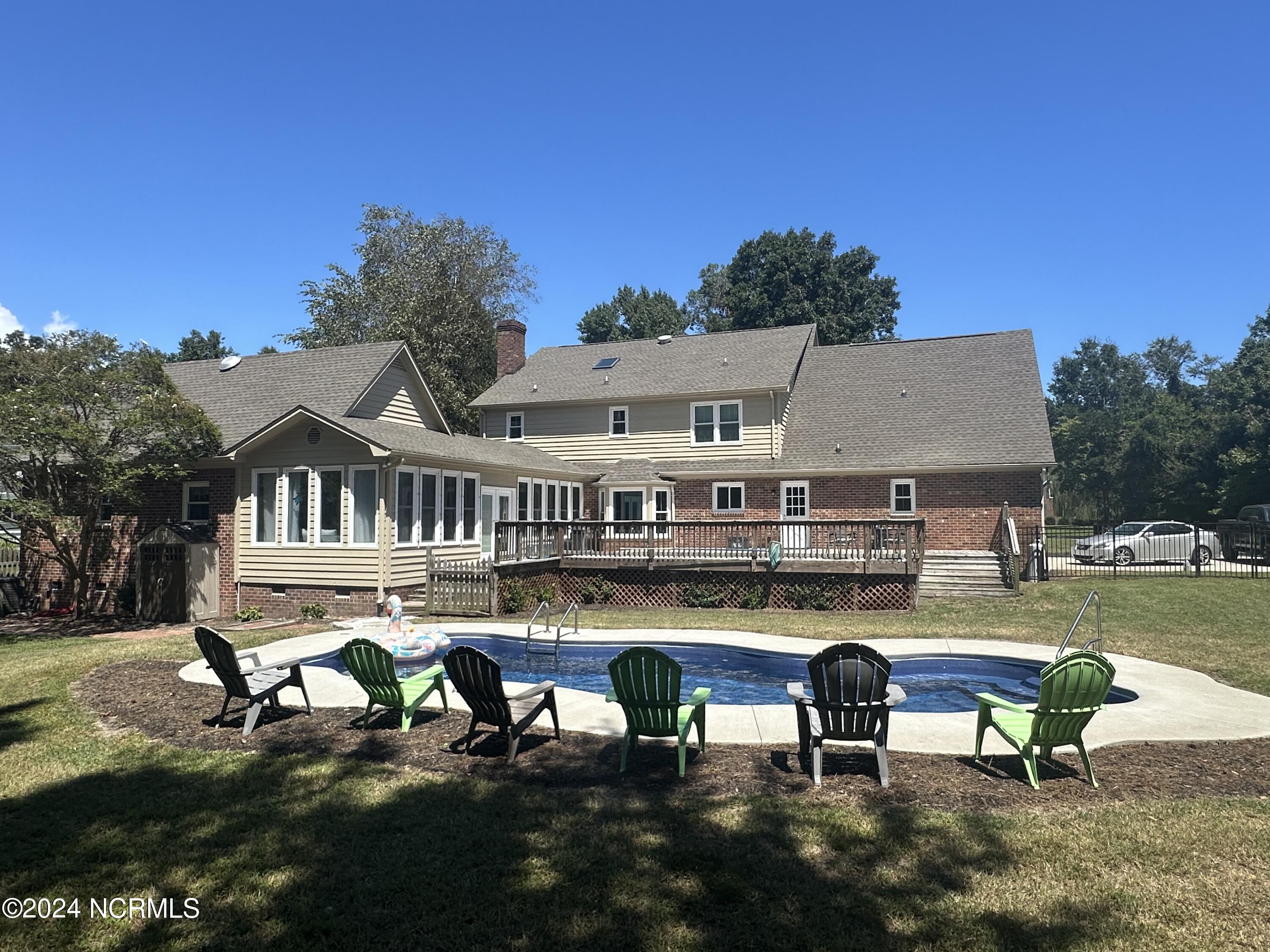 100463313 | Photo 52