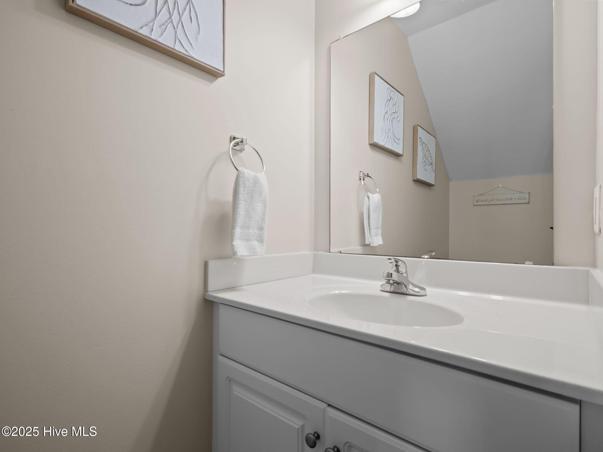 100542143 | Photo 17