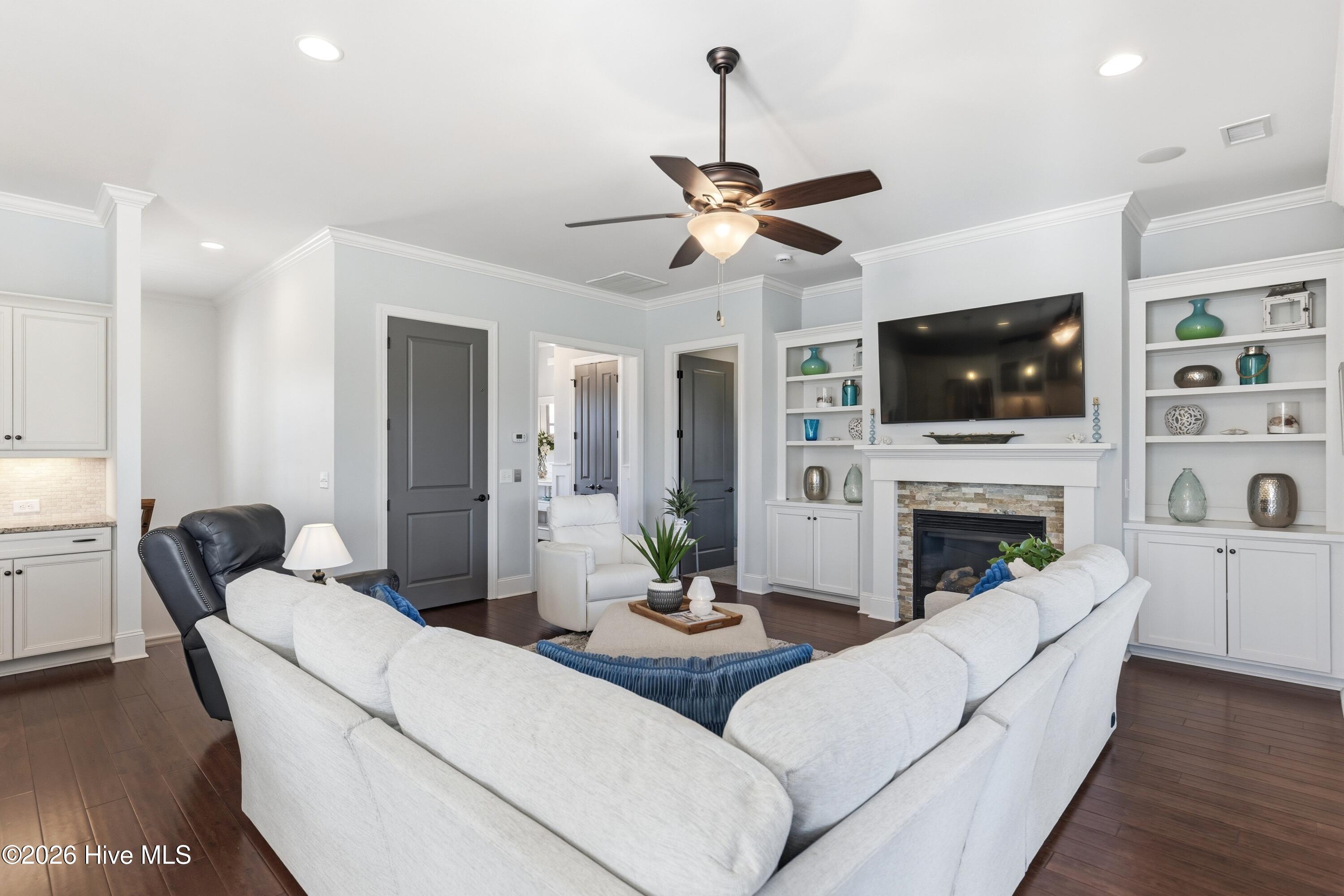 100556078 | Photo 12