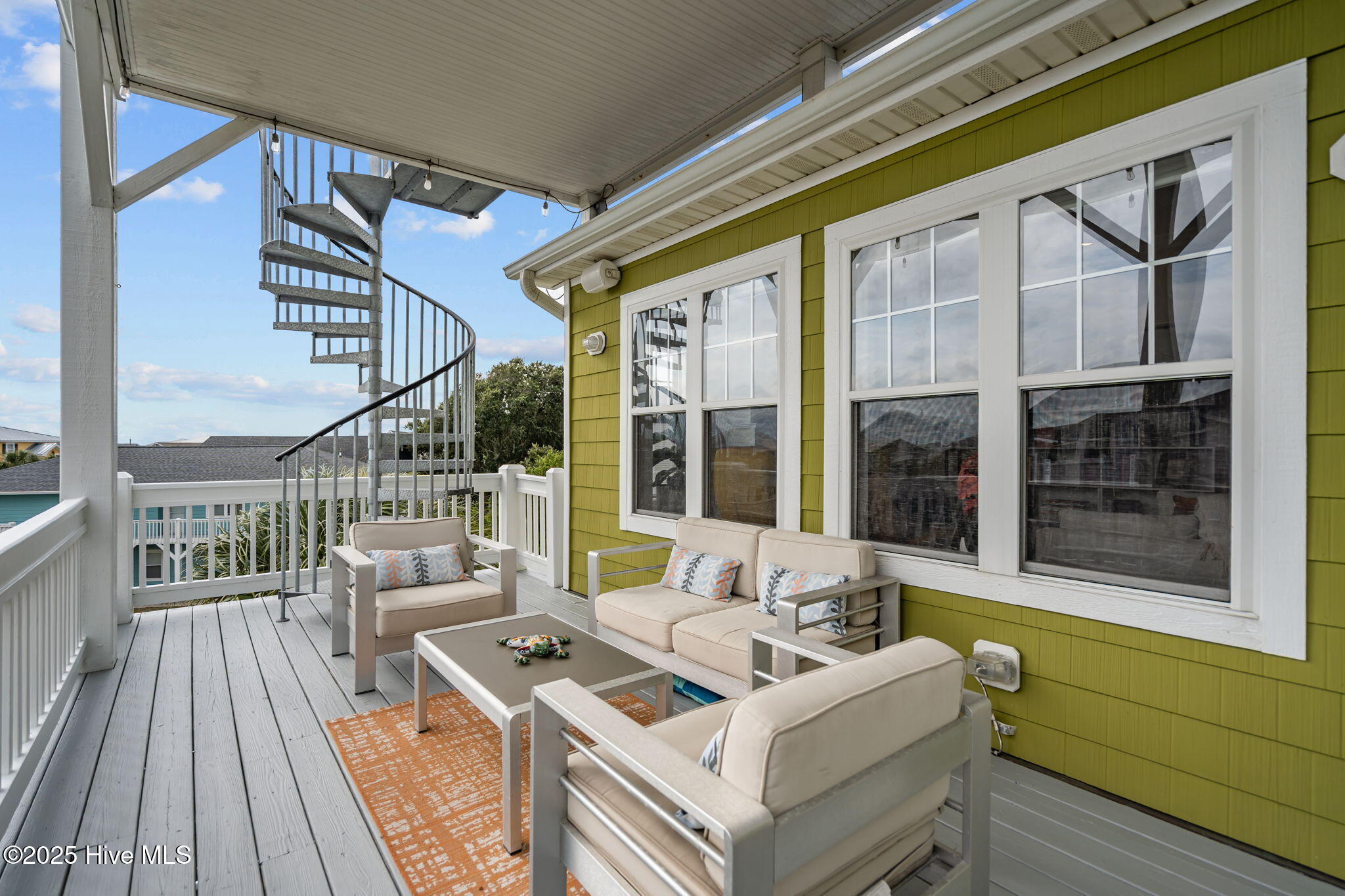 100528762 | Photo 77