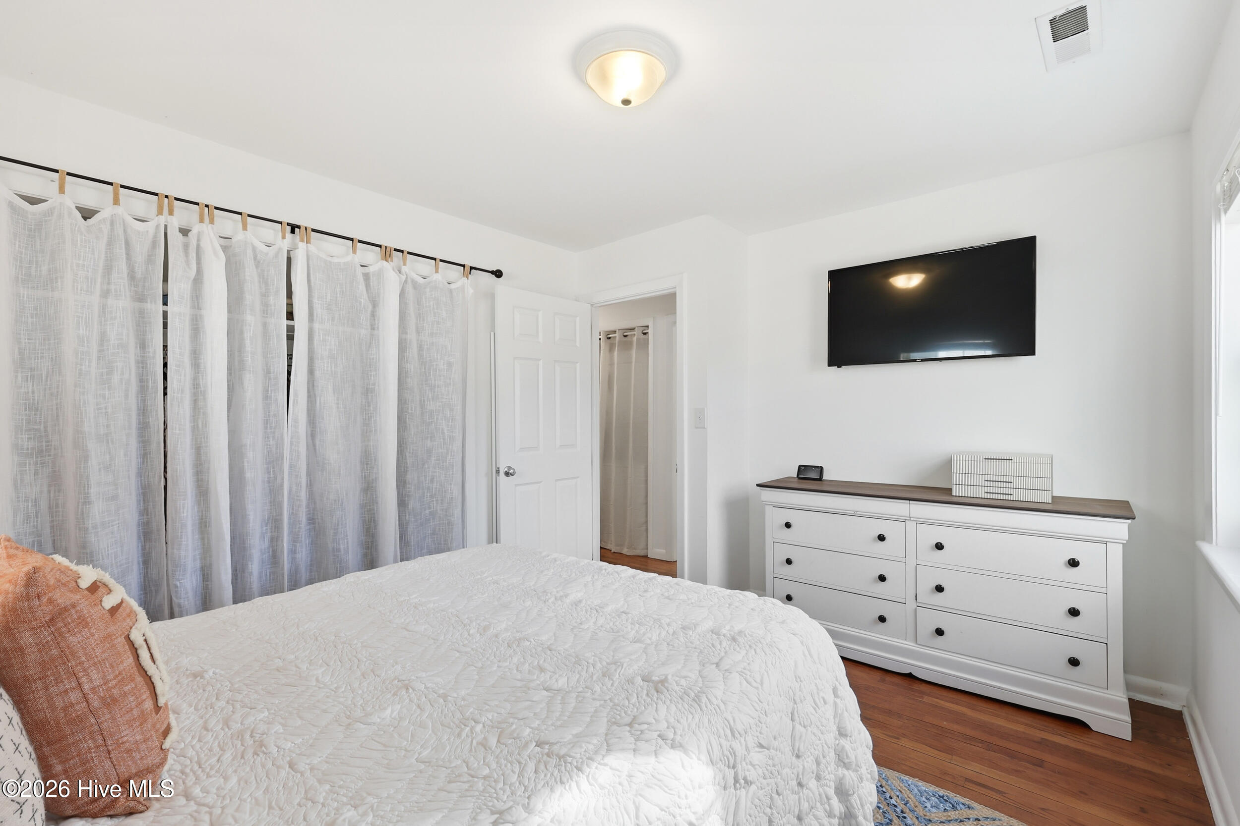 100547874 | Photo 21