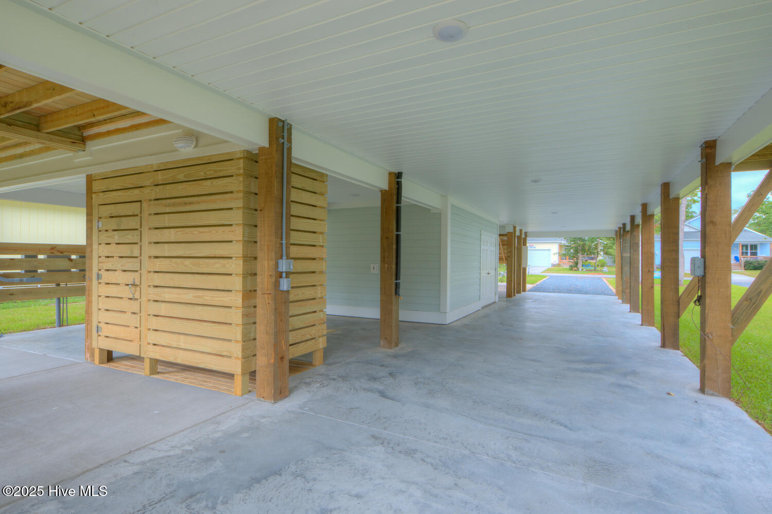 100502884 | Photo 12