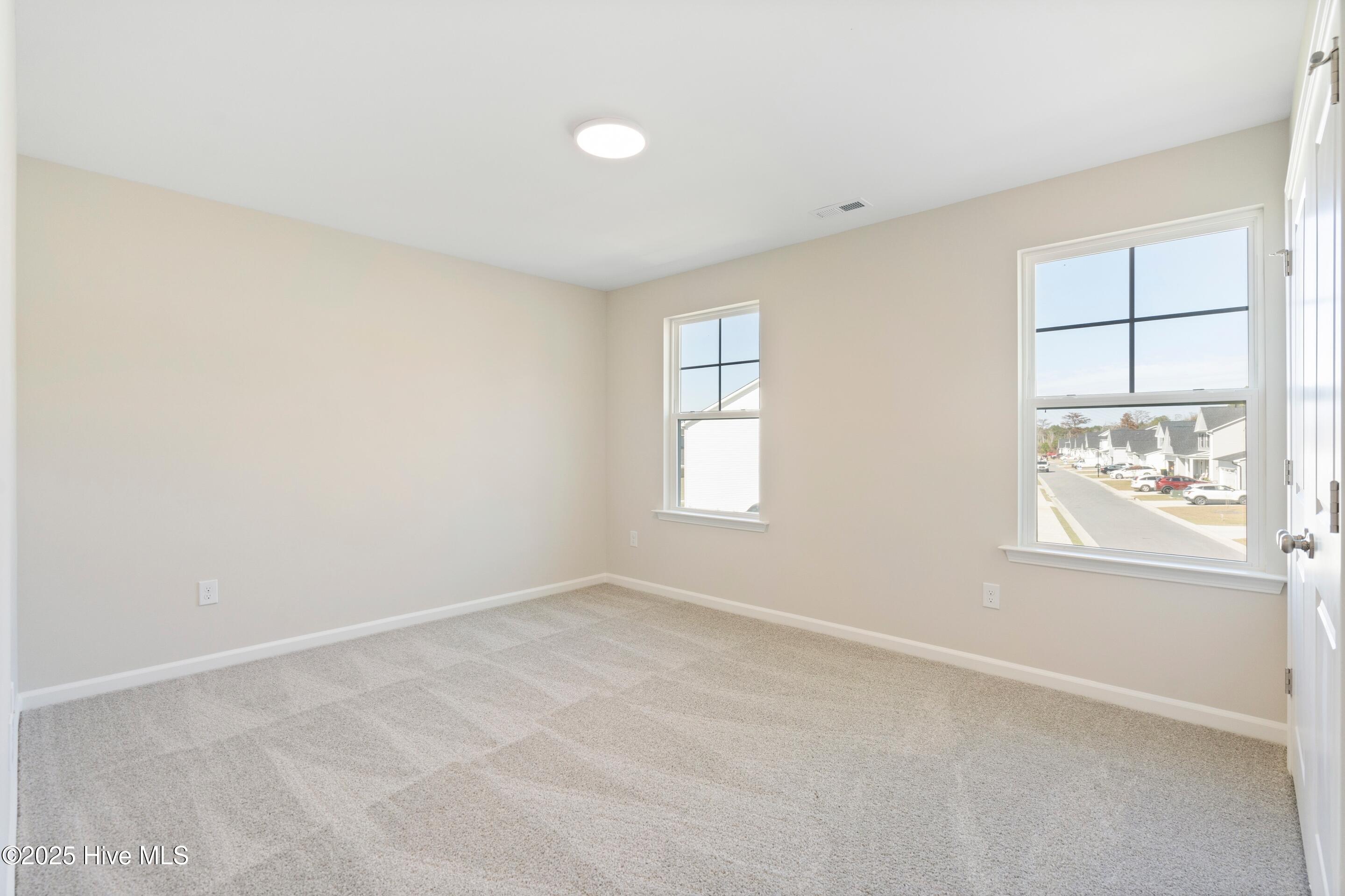 100543350 | Photo 31