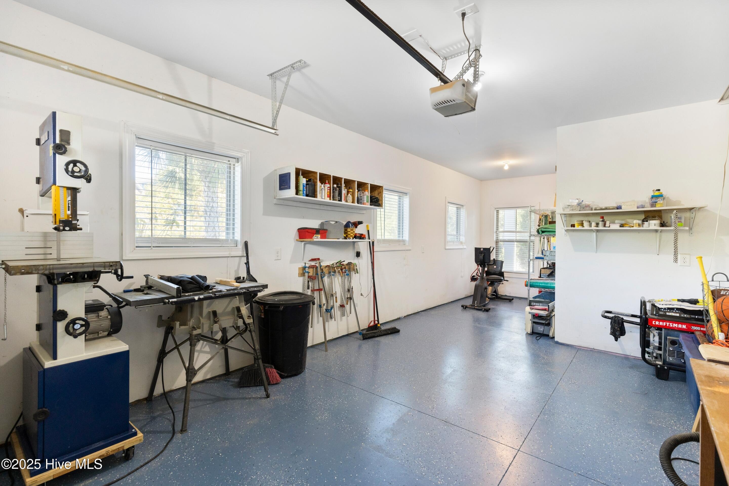 100536198 | Photo 59